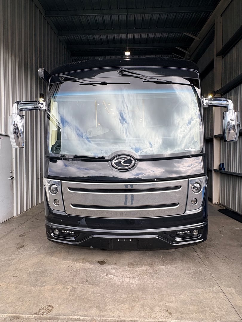 2016 American Coach American Eagle 45N, Exterior photo 5