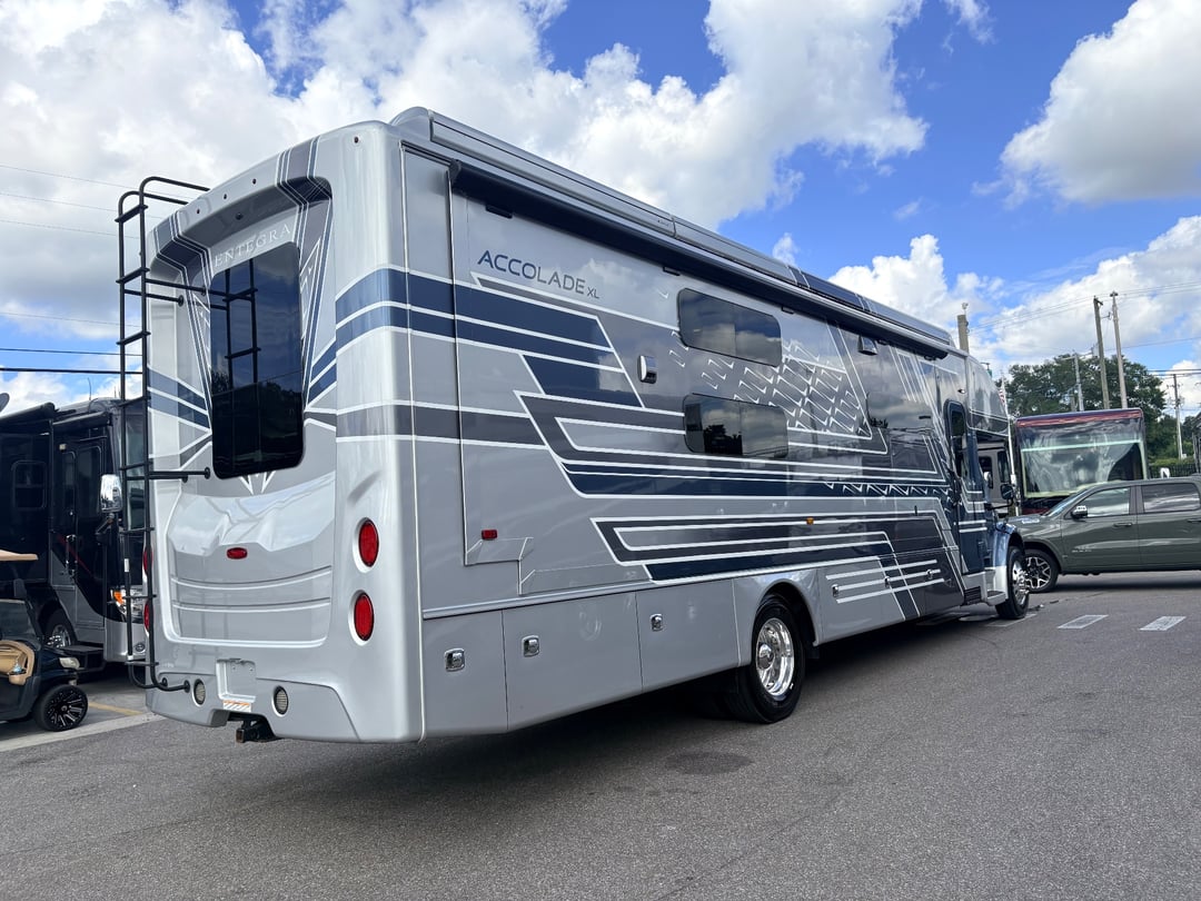 2025 Entegra Coach Accolade XL 37L, Exterior photo 4