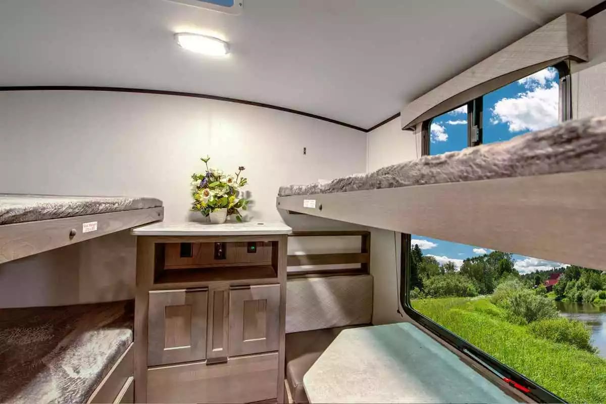 Travel trailer bunk beds