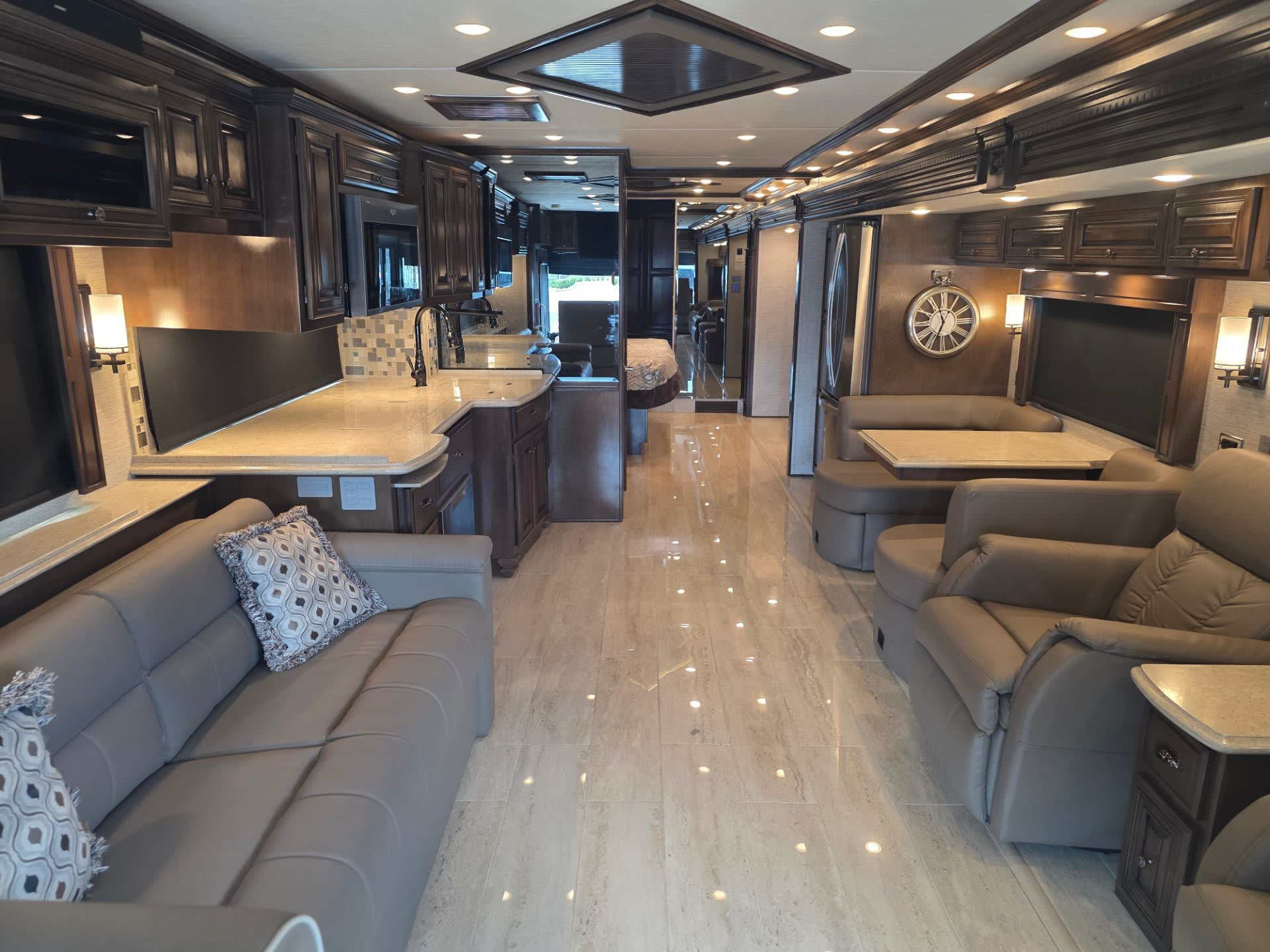 2020 Newmar Dutch Star 4369 - Interior view