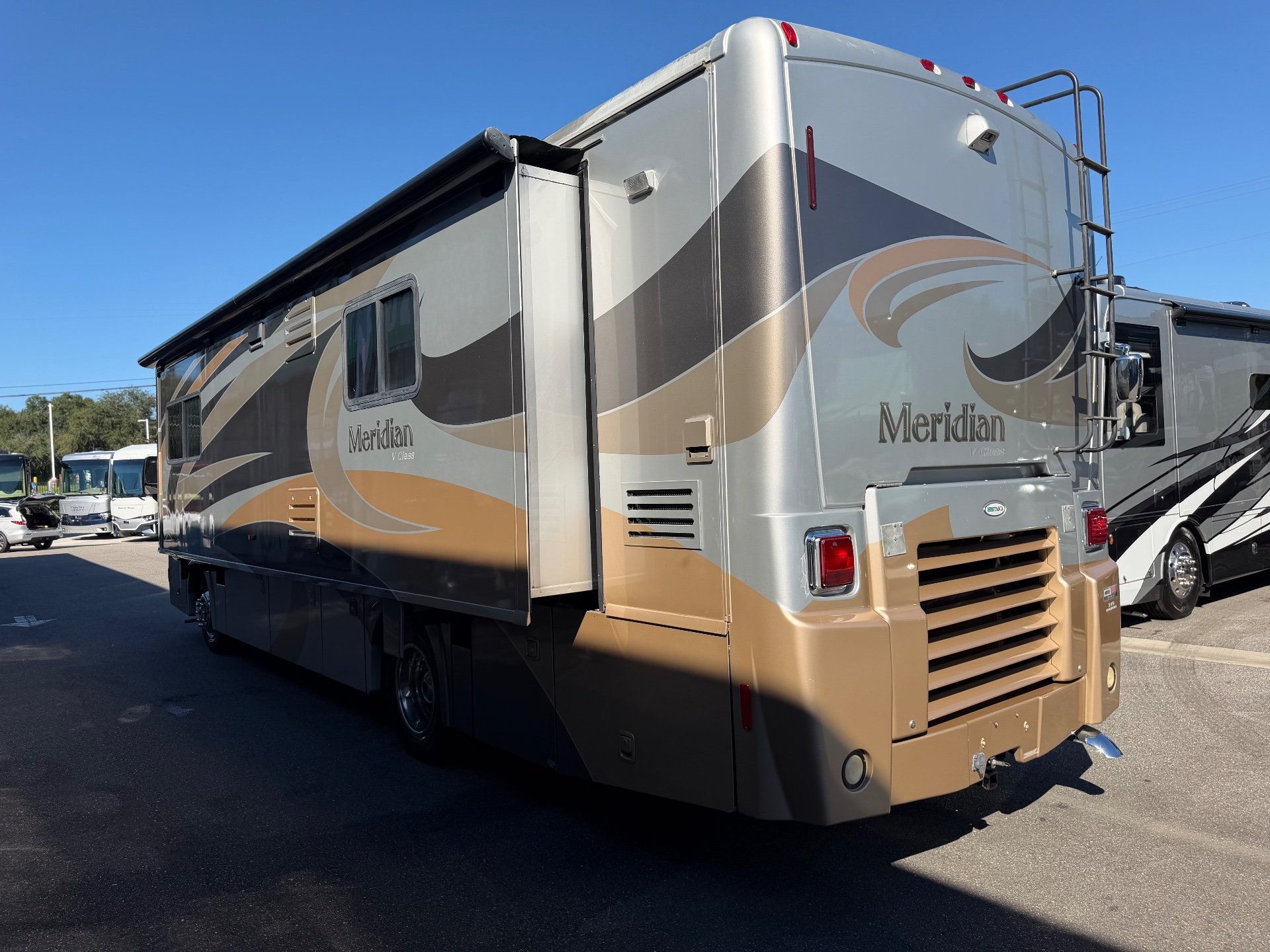2011 Itasca Meridian 34Y - Photo 4