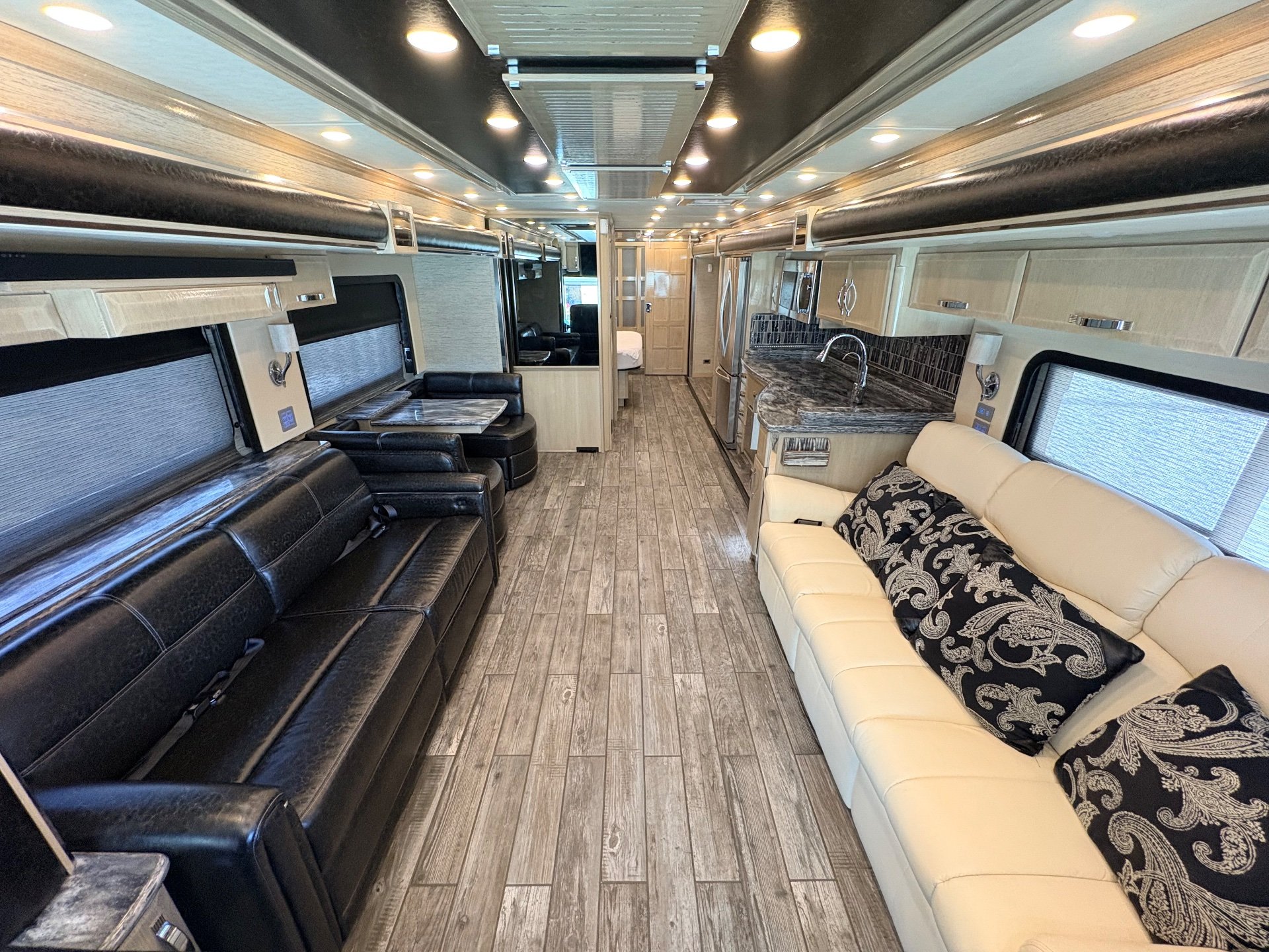 2018 Newmar King Aire 4553 - Interior view