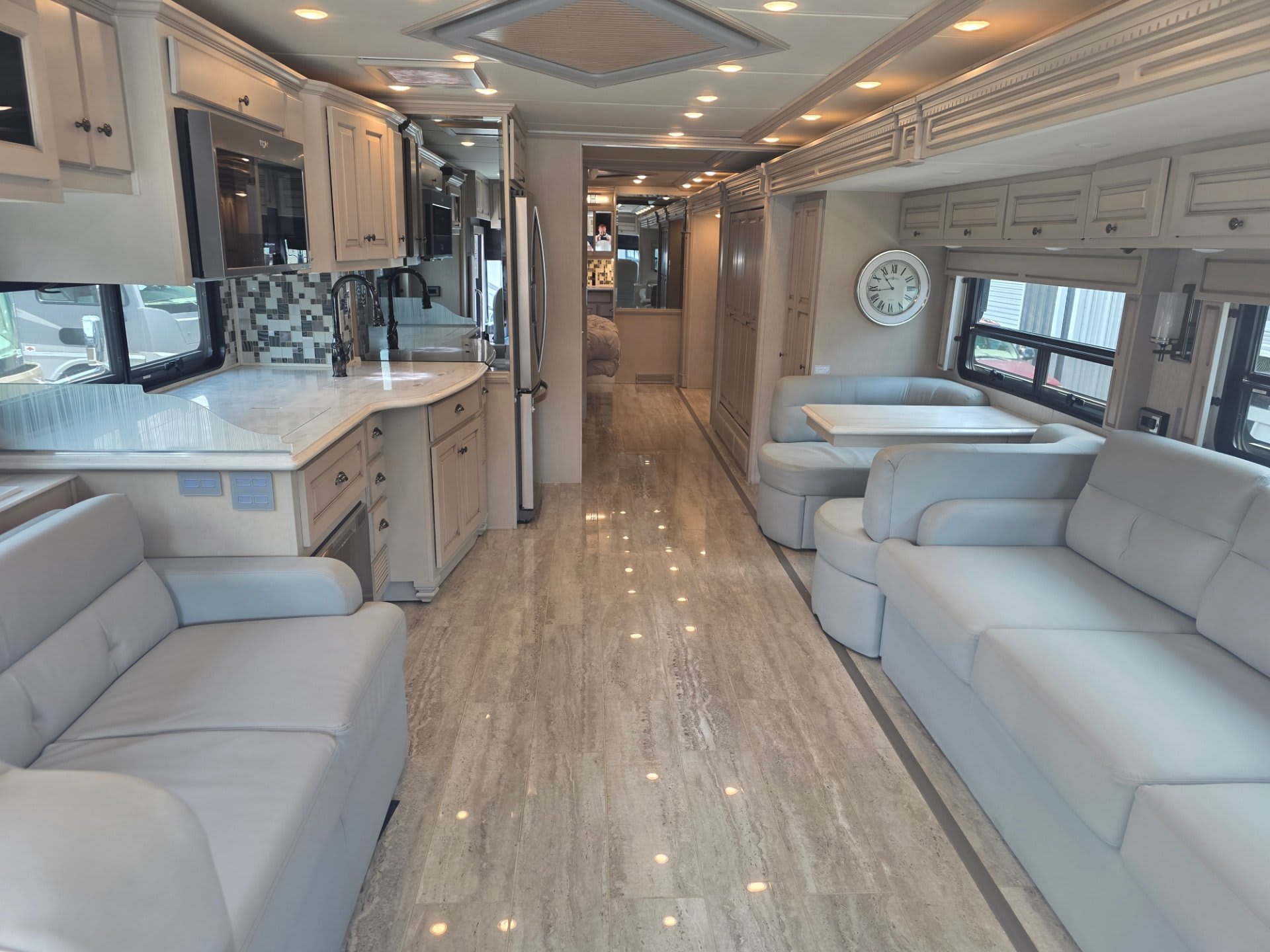 2022 Newmar Dutch Star 4326 - Interior view