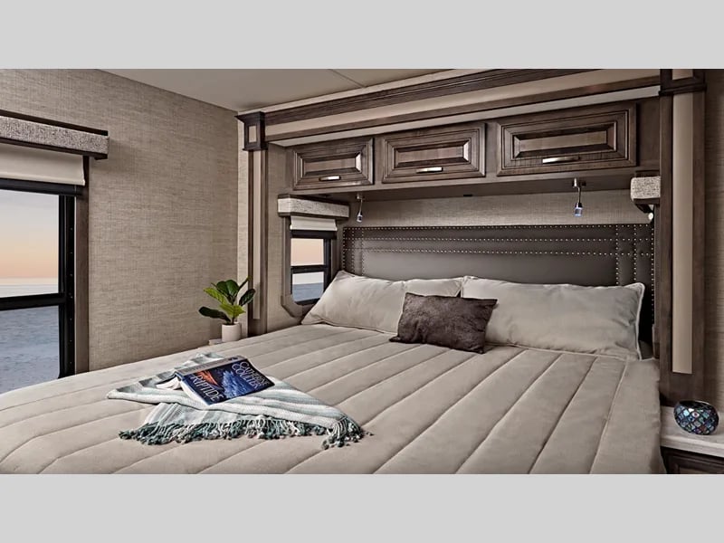 Rear bedroom