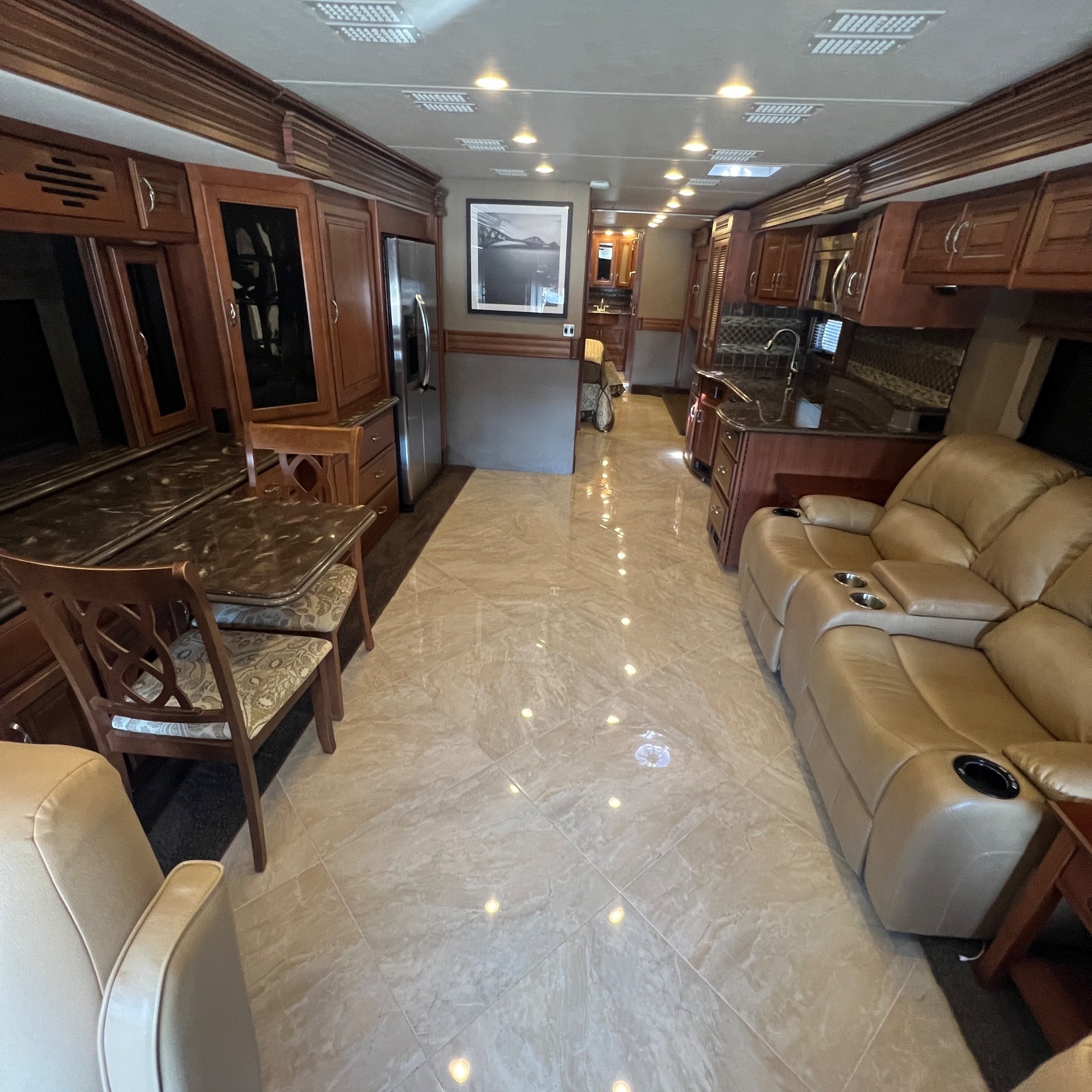2015 Fleetwood Discovery 40E - Interior view