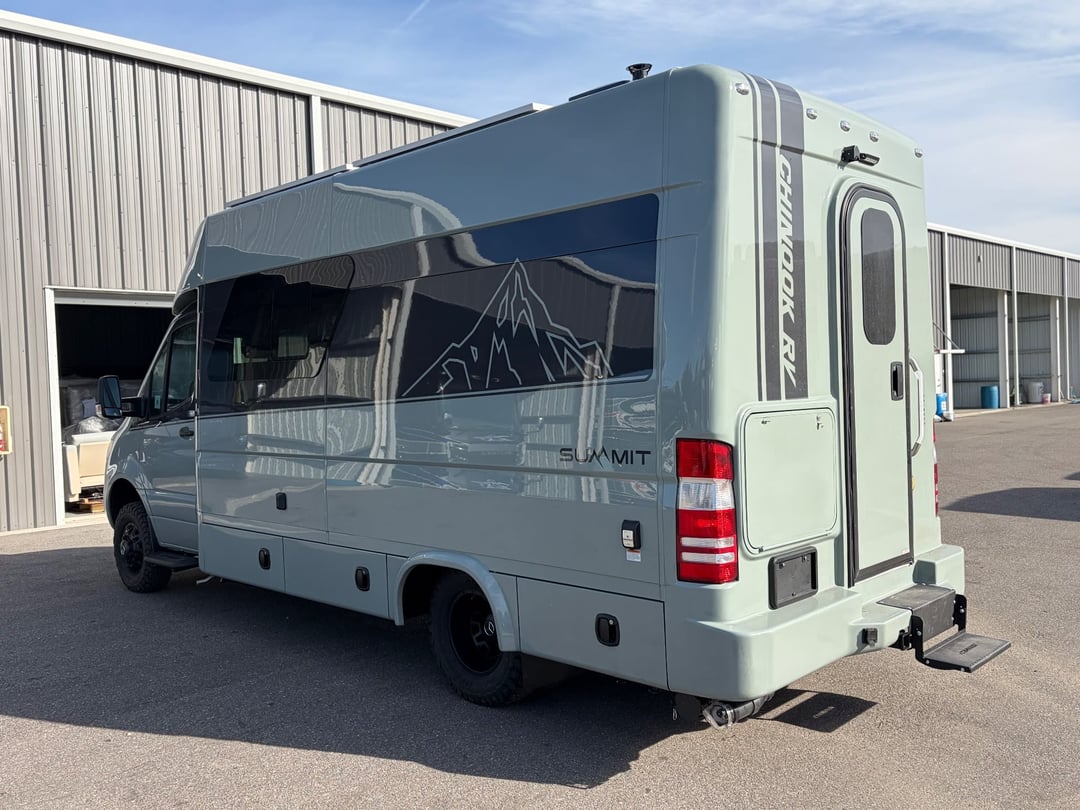 2026 Chinook RV Summit DS, Exterior photo 5