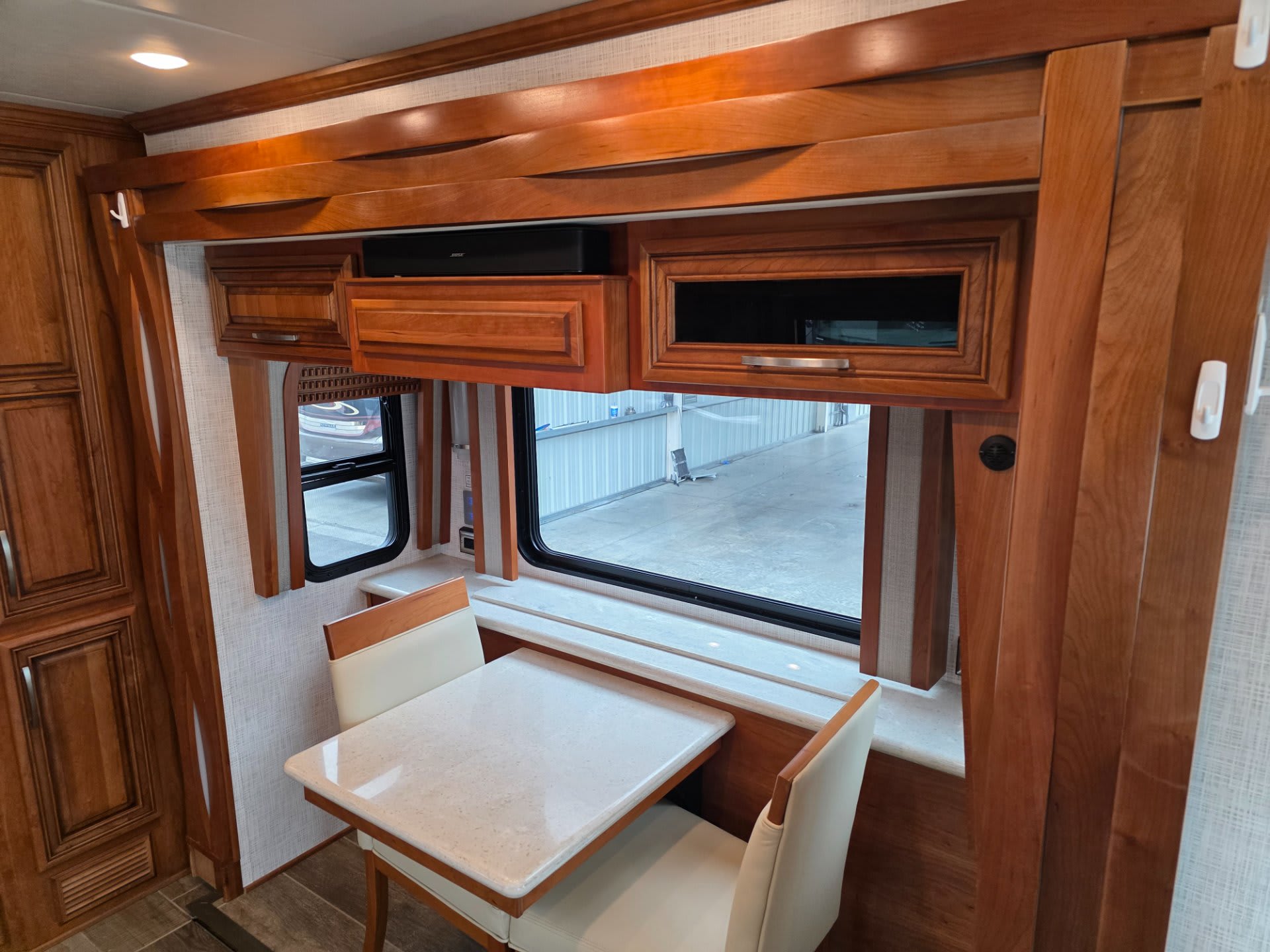 2019 Newmar New Aire 3345 - Interior view 2
