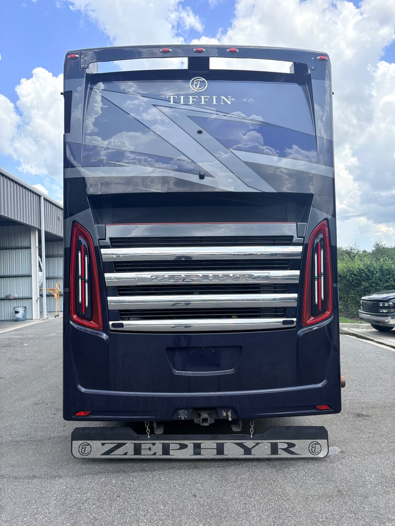 2025 Tiffin Zephyr 45 PZ, Exterior photo 6