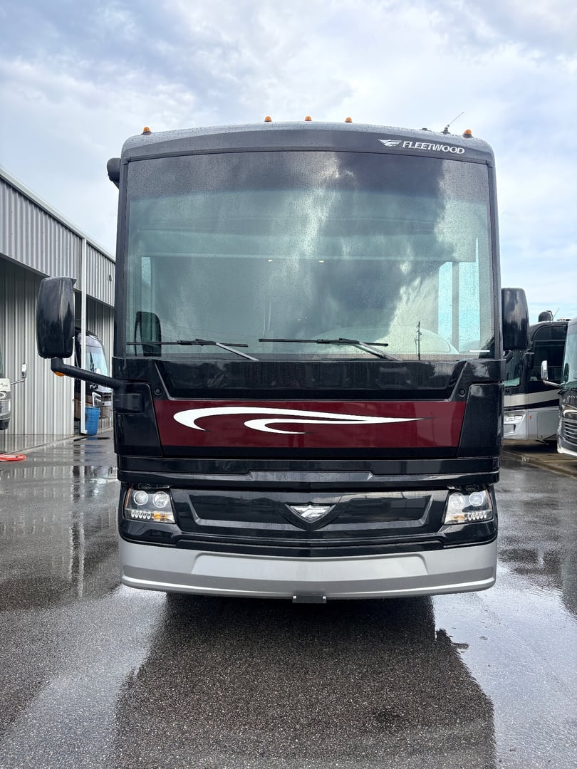 2019 Fleetwood Pace Arrow LXE 38N, Exterior photo 5