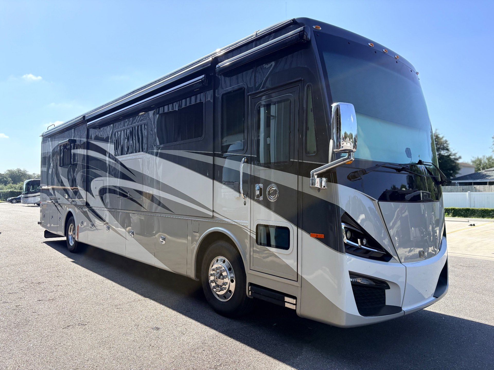 2021 Tiffin Phaeton 40 IH - Exterior view