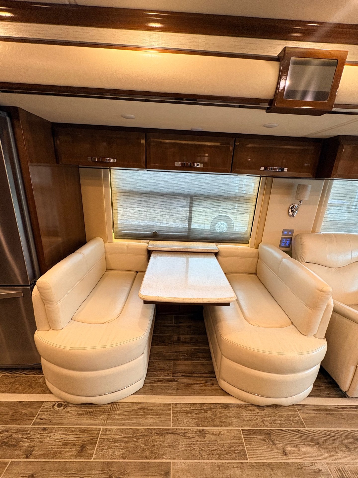 2018 Newmar King Aire 4531 - Interior view 3
