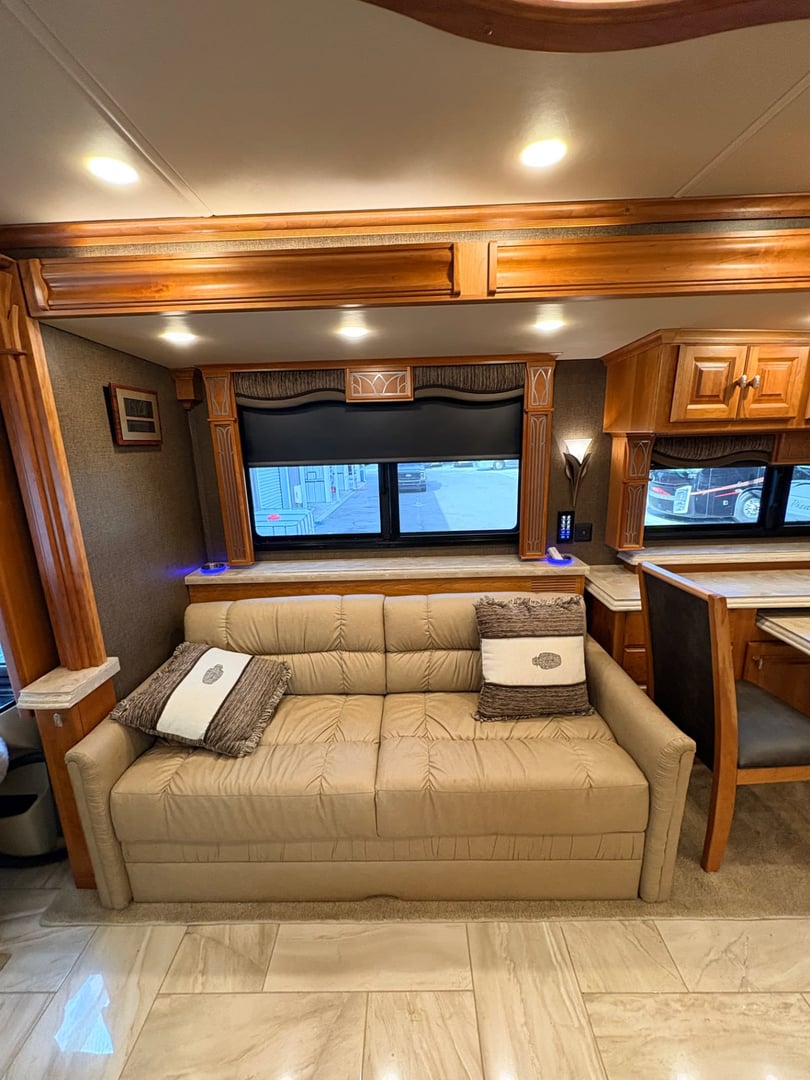 2017 Tiffin Allegro Bus 45 OPP, Interior photo 5