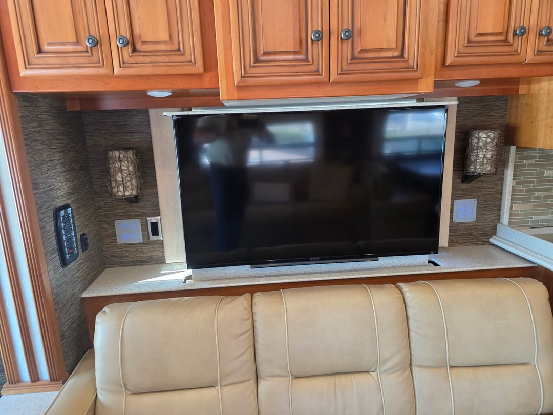 2015 Newmar Dutch Star 4018, Interior photo 5