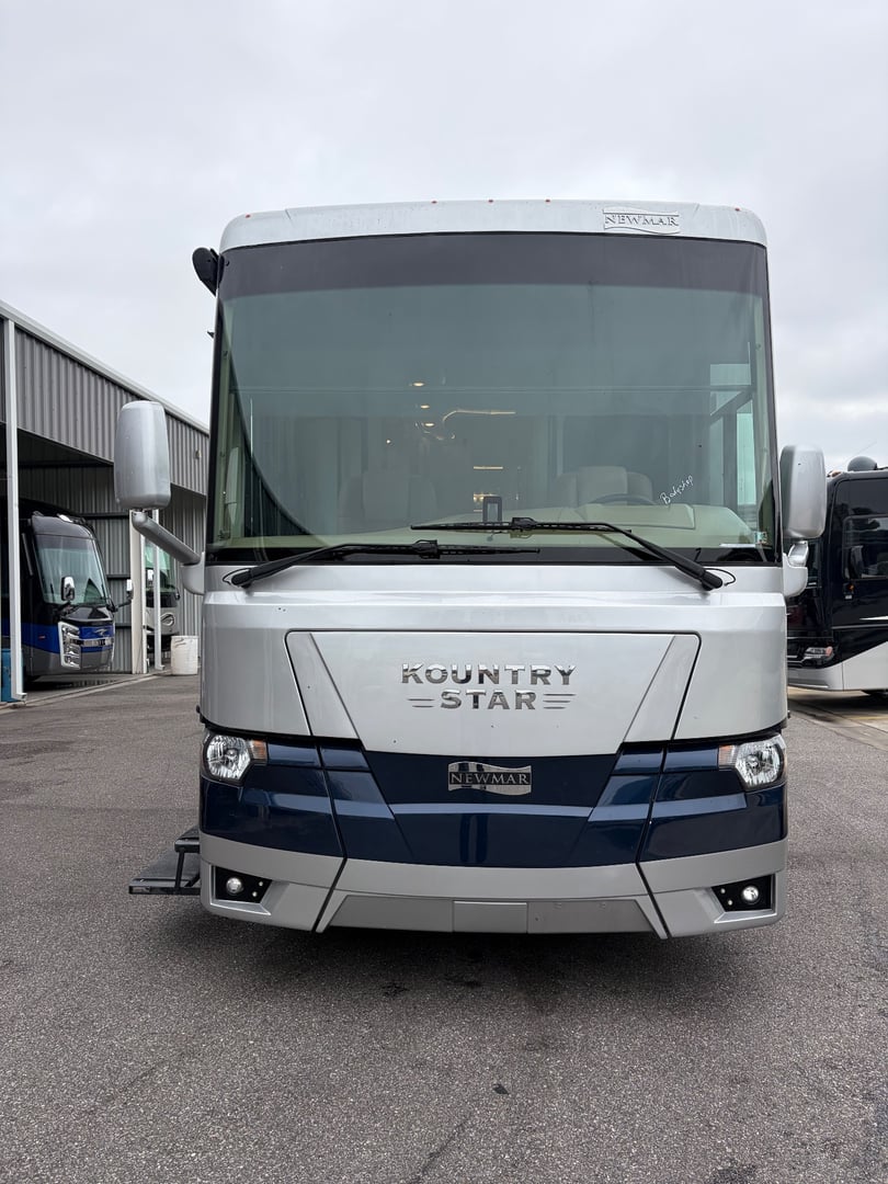 2023 Newmar Kountry Star 4068, Exterior photo 4