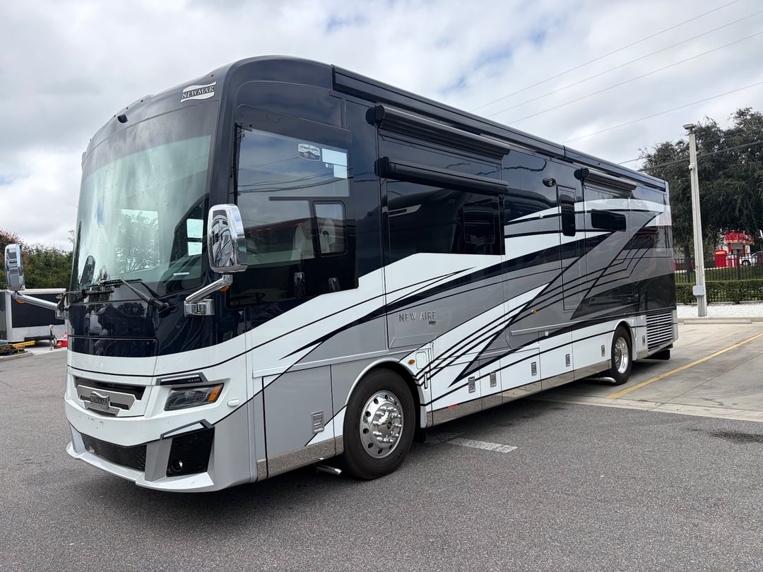 2024 Newmar New Aire 3547, Exterior photo 2