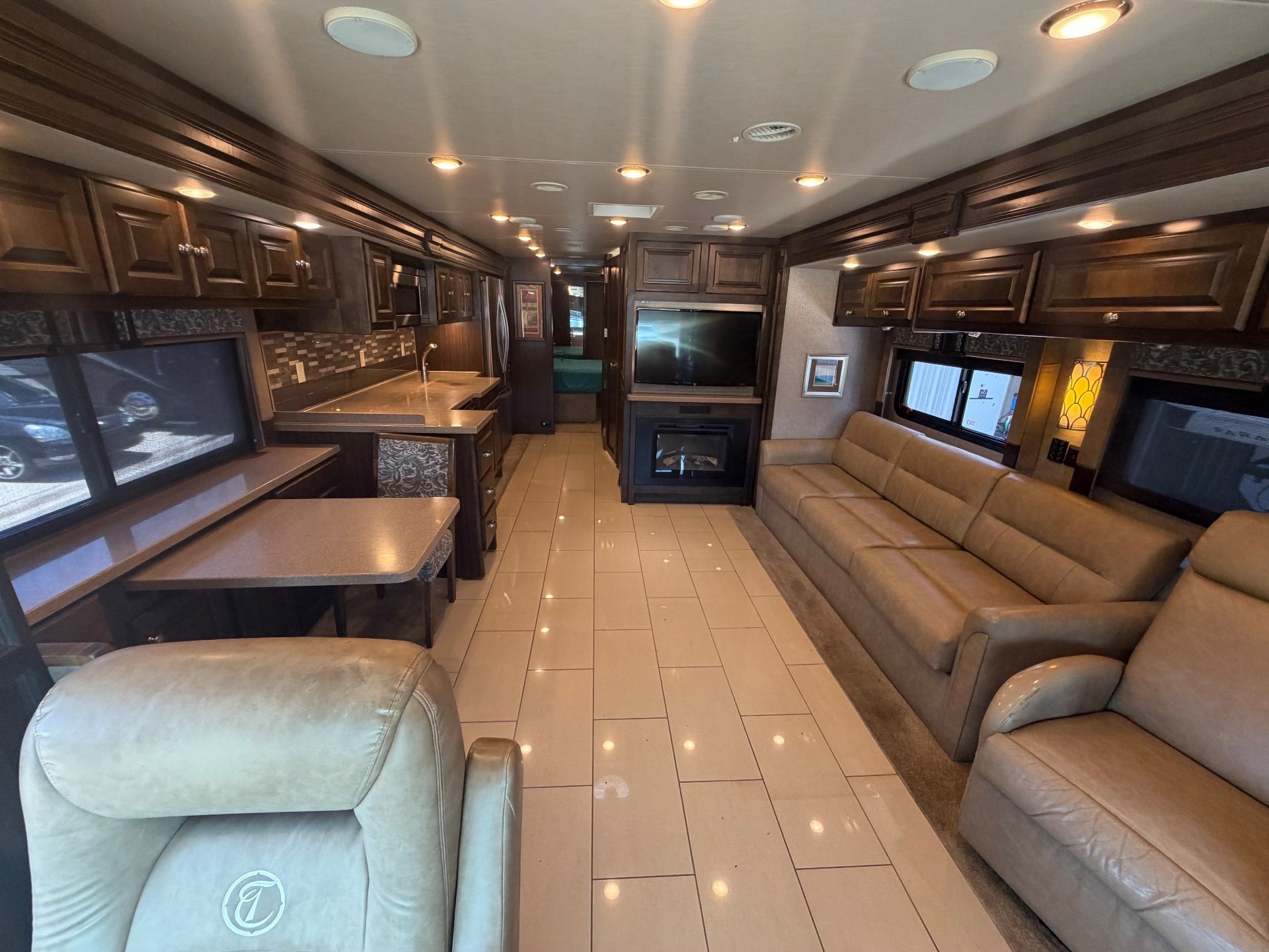 2017 Tiffin Allegro Red 37 PA - Interior view