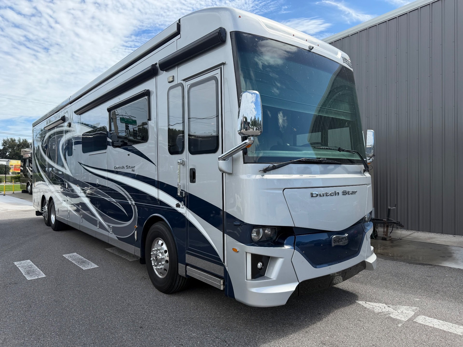 2022 Newmar Dutch Star 4369 - Exterior view