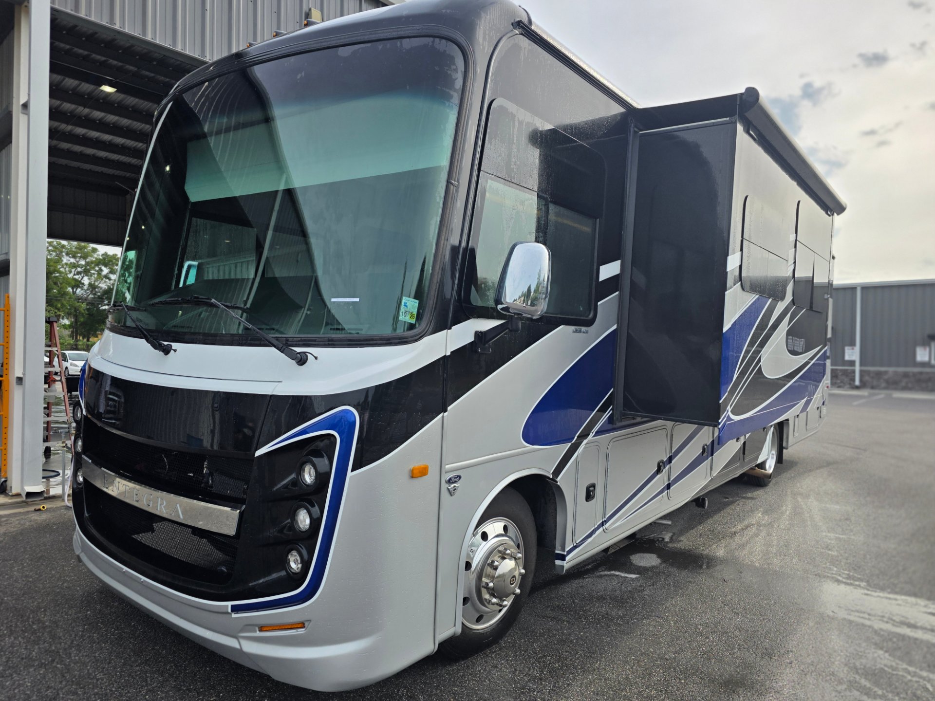 2022 Entegra Coach Vision XL 34G