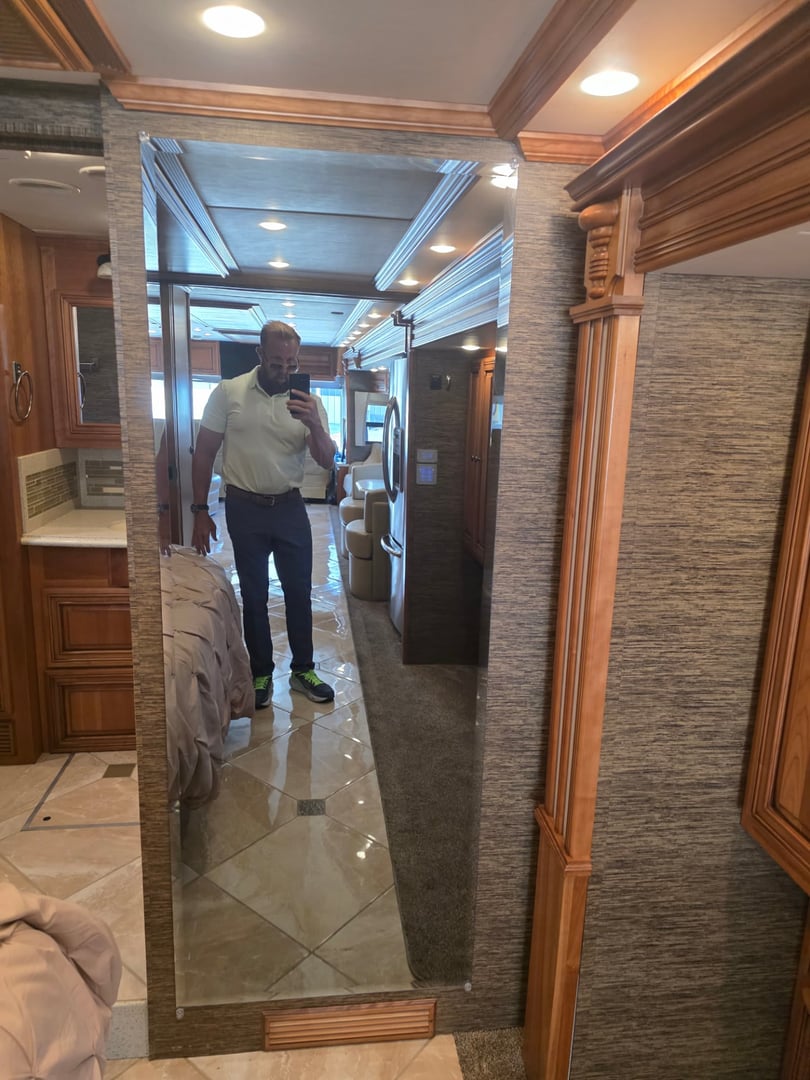 2015 Newmar Dutch Star 4018, Interior photo 26