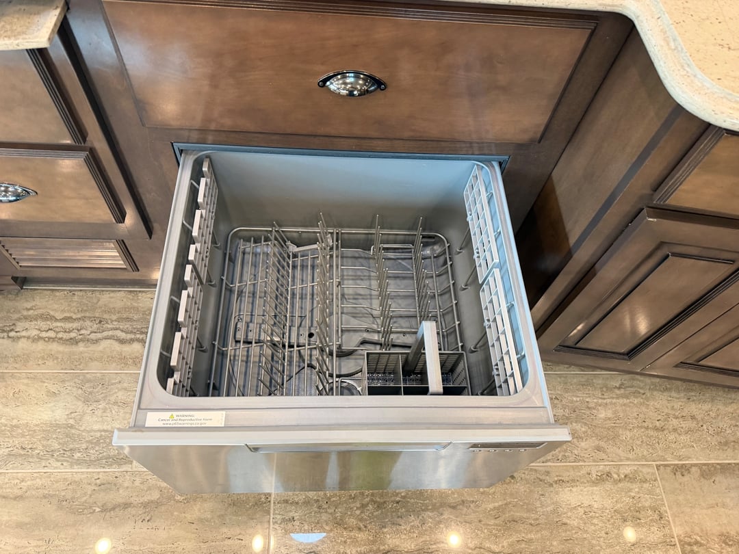 2021 Newmar Dutch Star 4369, Kitchen photo 3