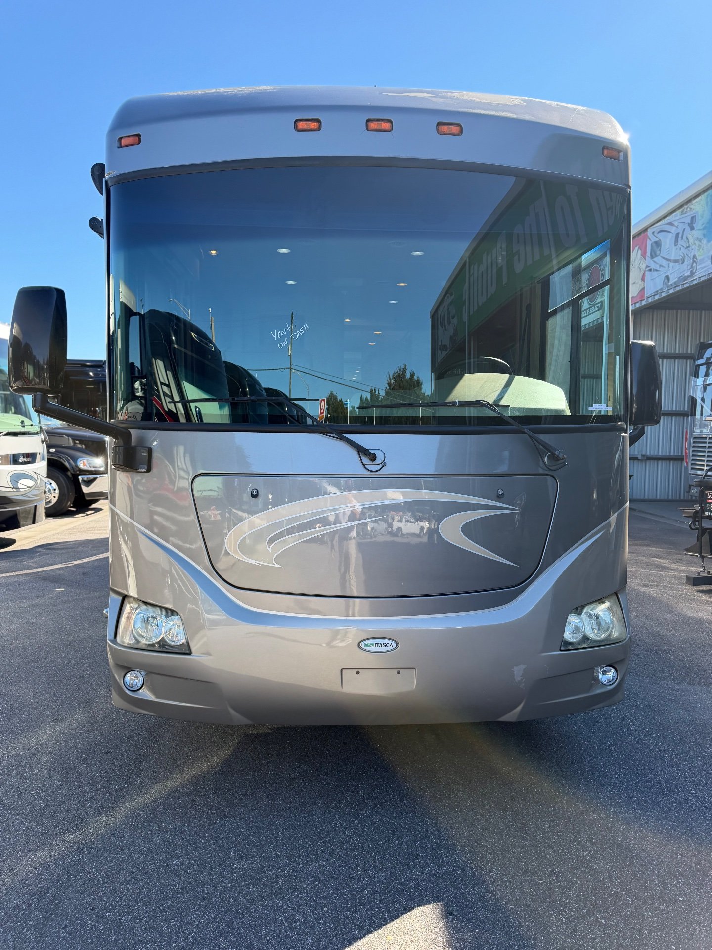 2011 Itasca Meridian 34Y - Photo 2