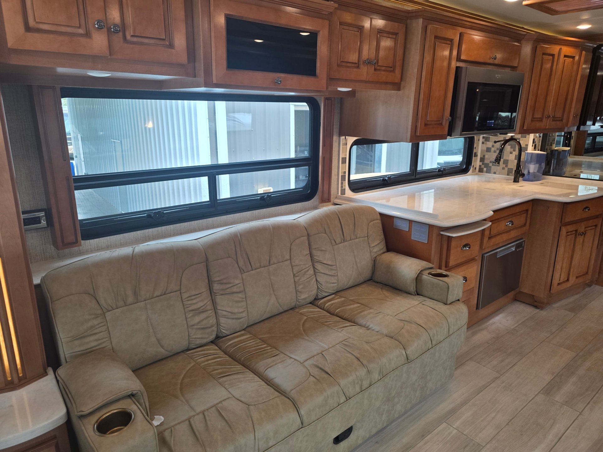 2021 Newmar Dutch Star 4369 - Interior view 3