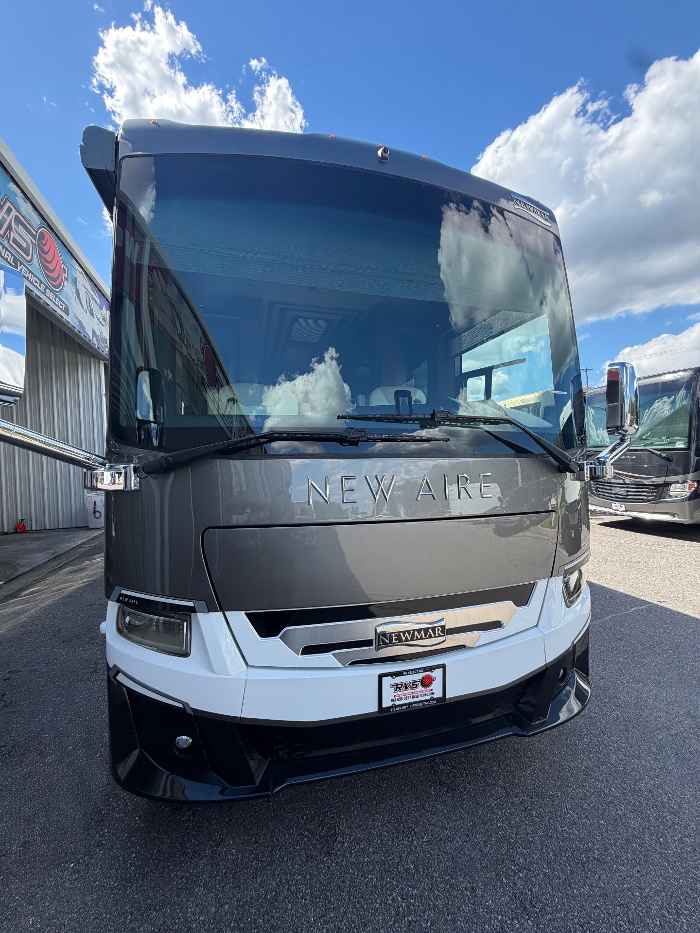 2022 Newmar NewAire 3541 — Exterior photo 2