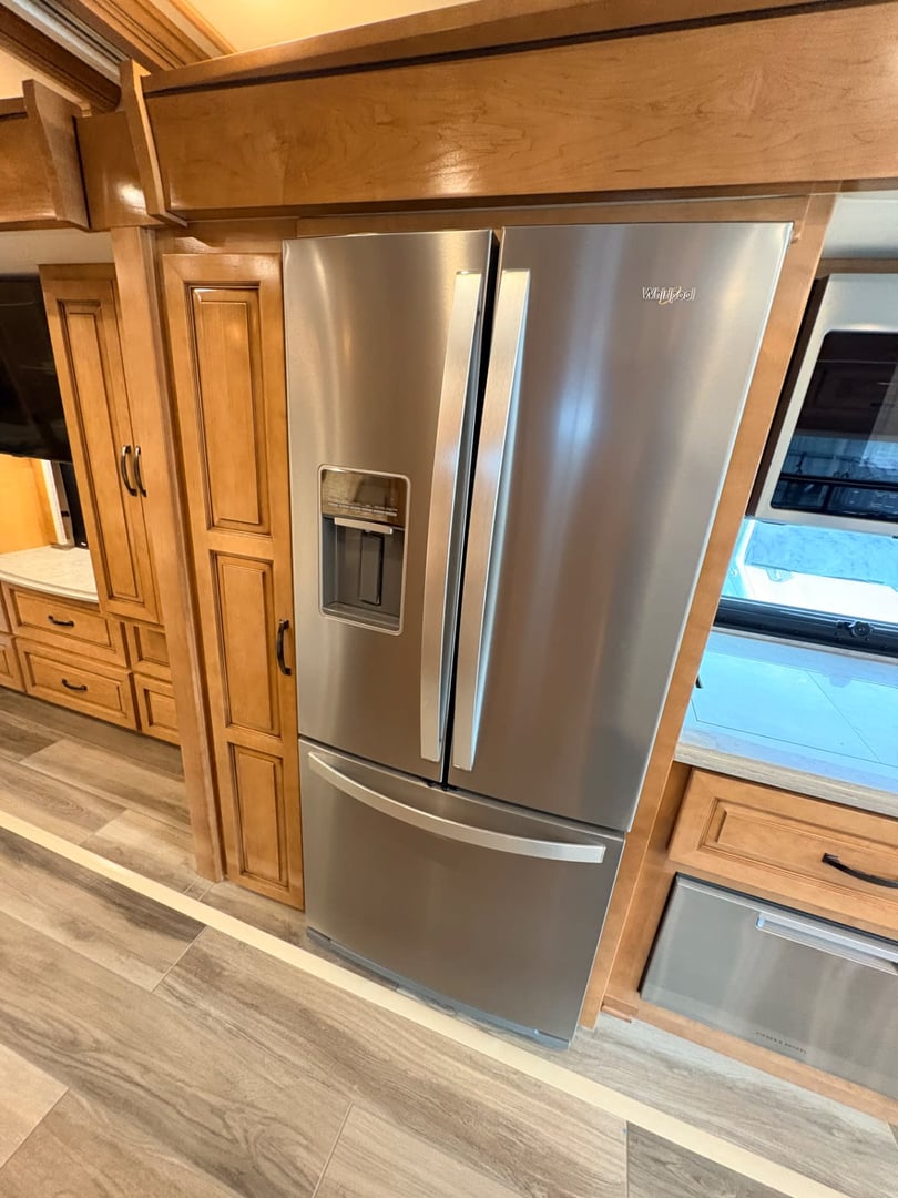 2023 Newmar Dutch Star 4370, Interior photo 4