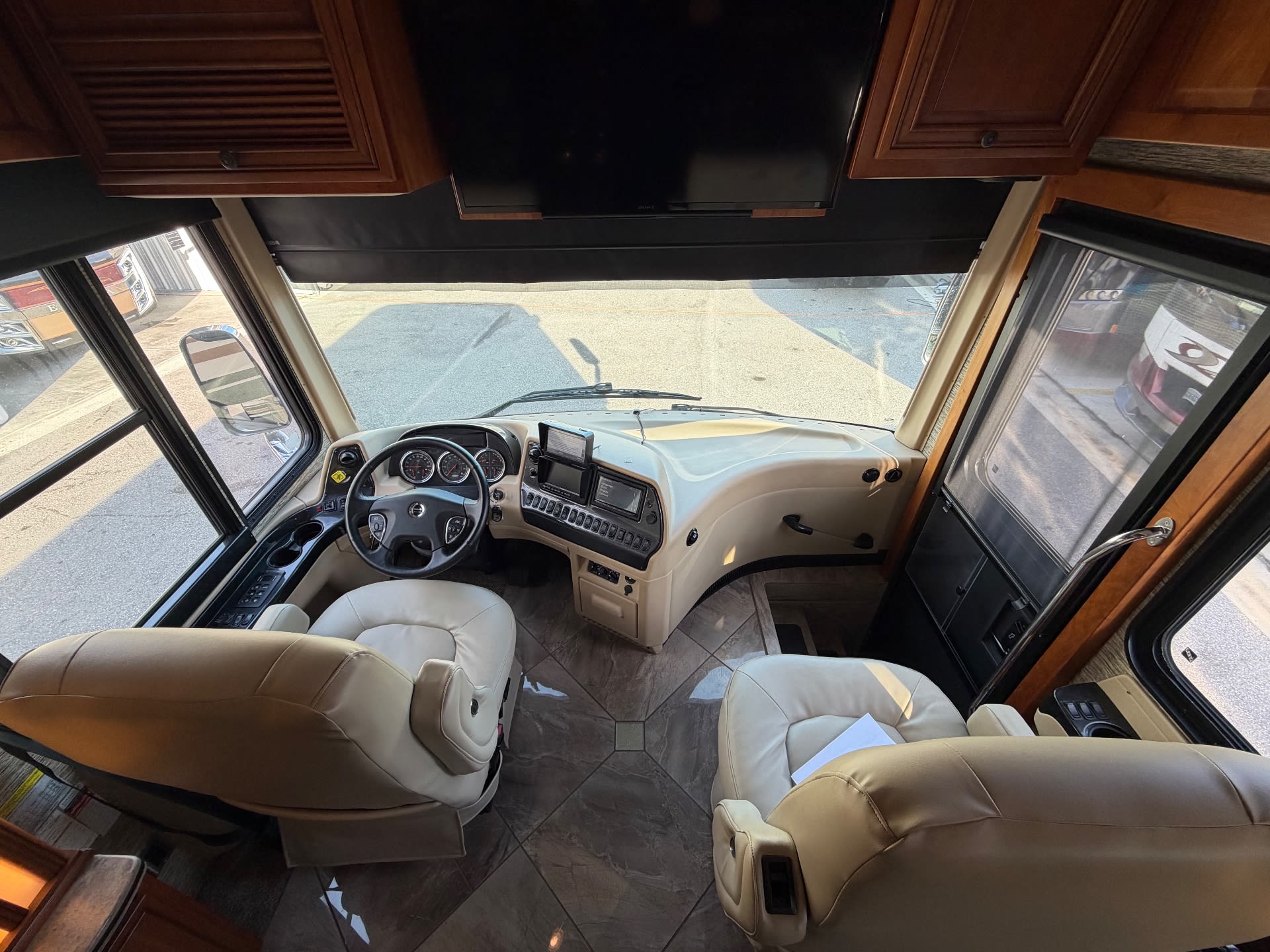 2016 Newmar Dutch Star 4369 - Interior view 2
