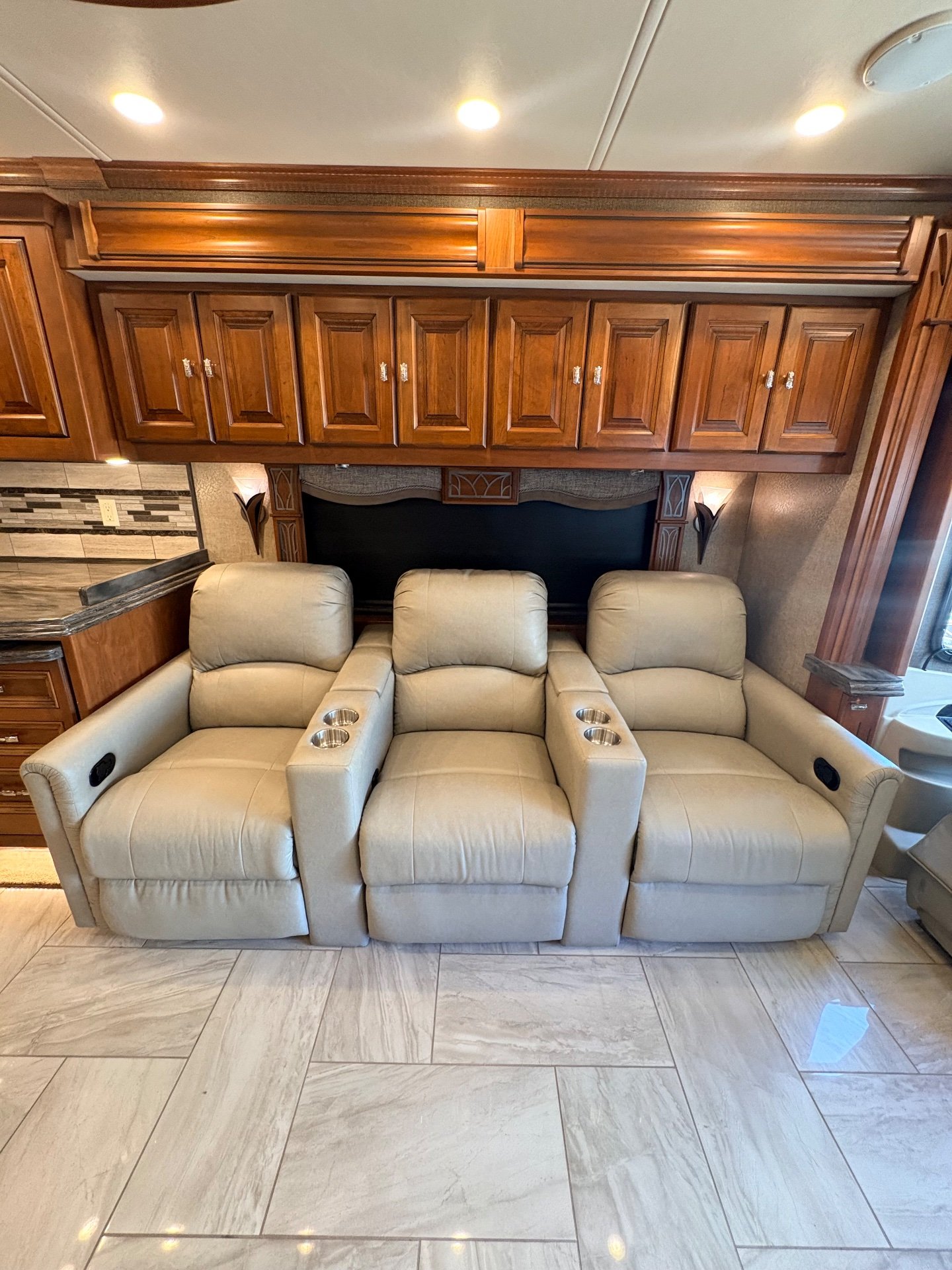2017 Tiffin Allegro Bus 45 OPP - Interior view 2