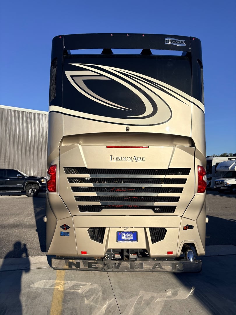 2023 Newmar London Aire 4579, Exterior photo 6