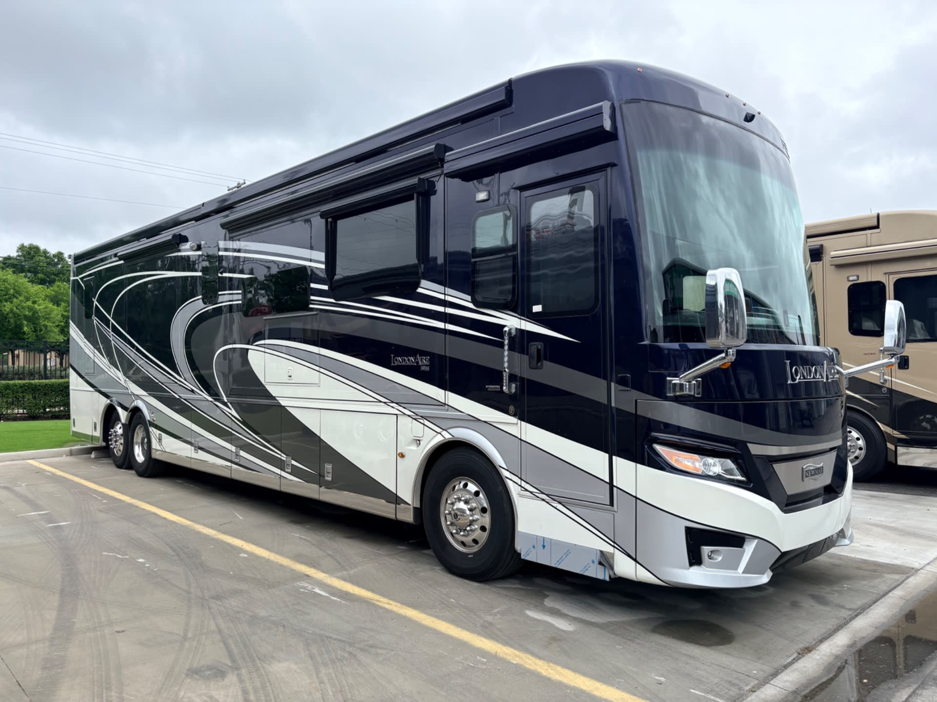 2022 Newmar London Aire 4551 SPARTAN
