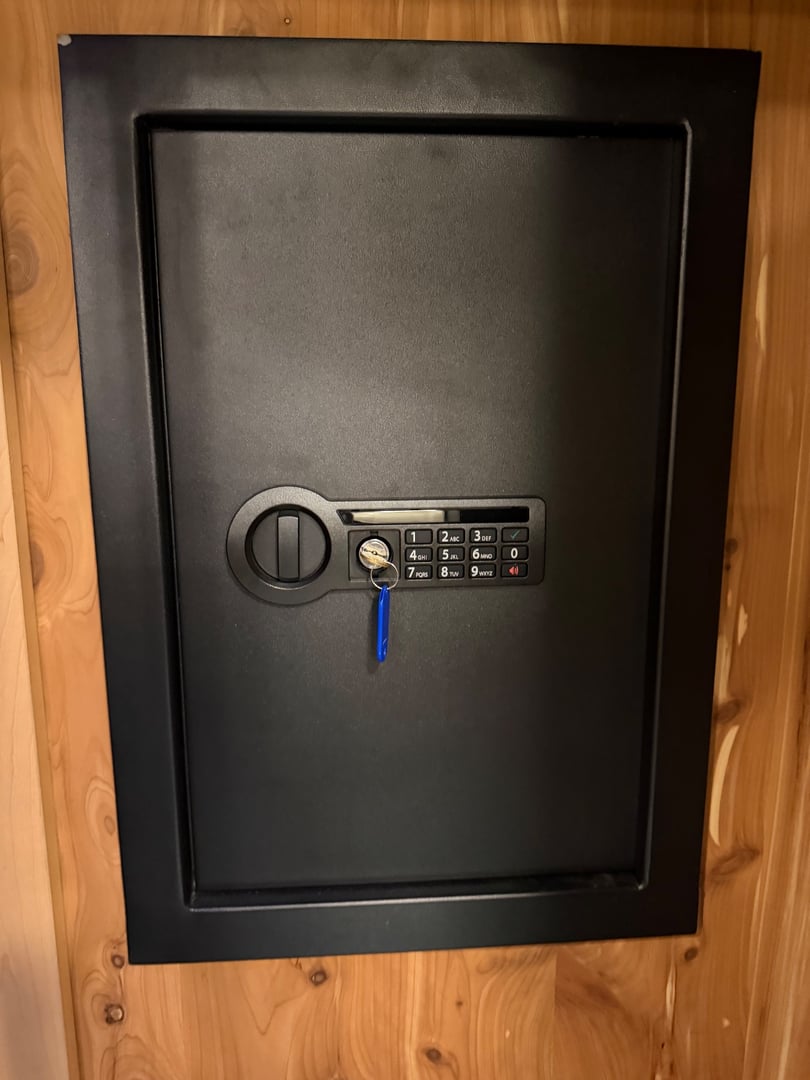 2017 Newmar Essex 4533, Storage photo 2