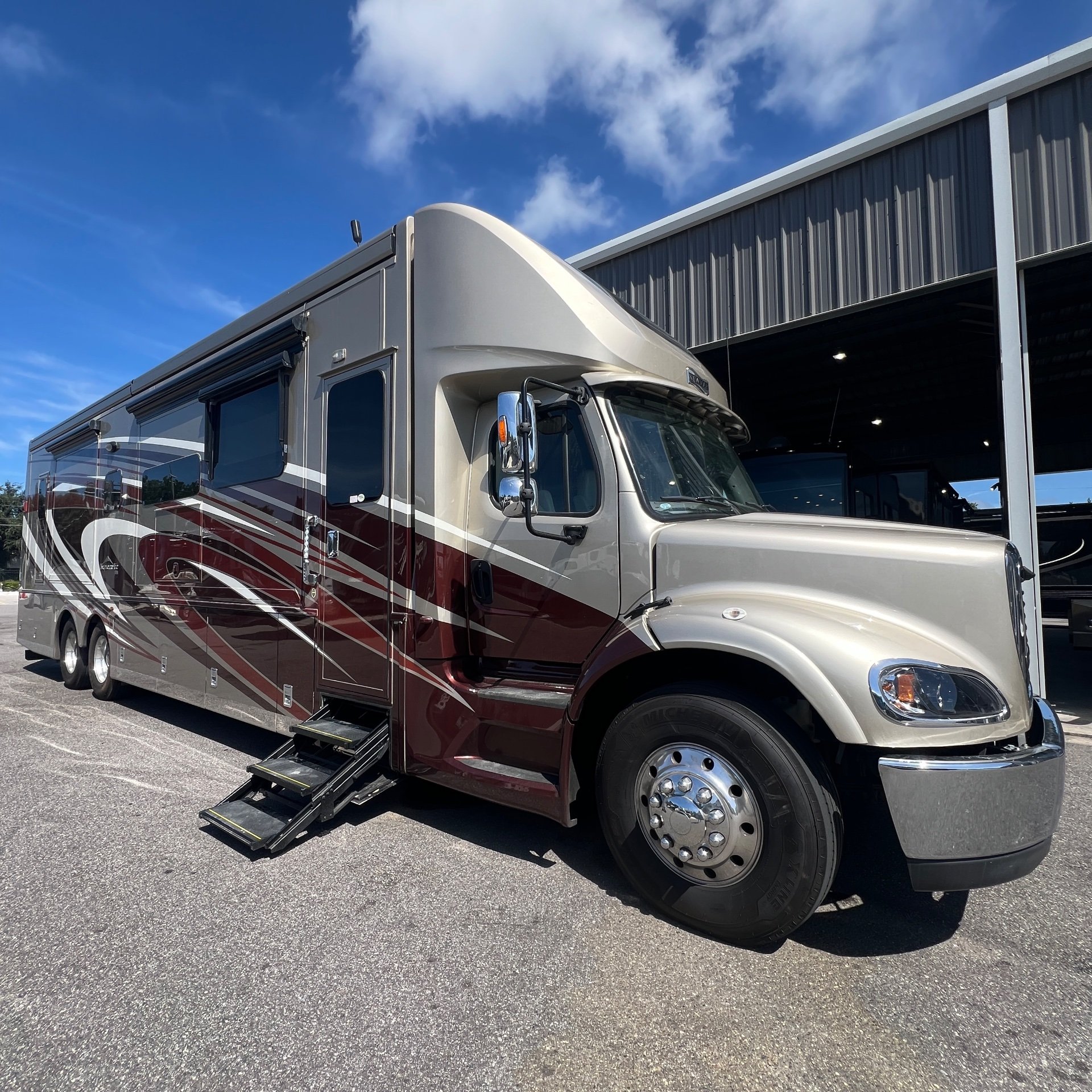 2021 Newmar Supreme Aire 4573 - Exterior view