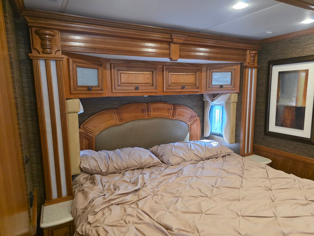 2015 Newmar Dutch Star 4018, Interior photo 23