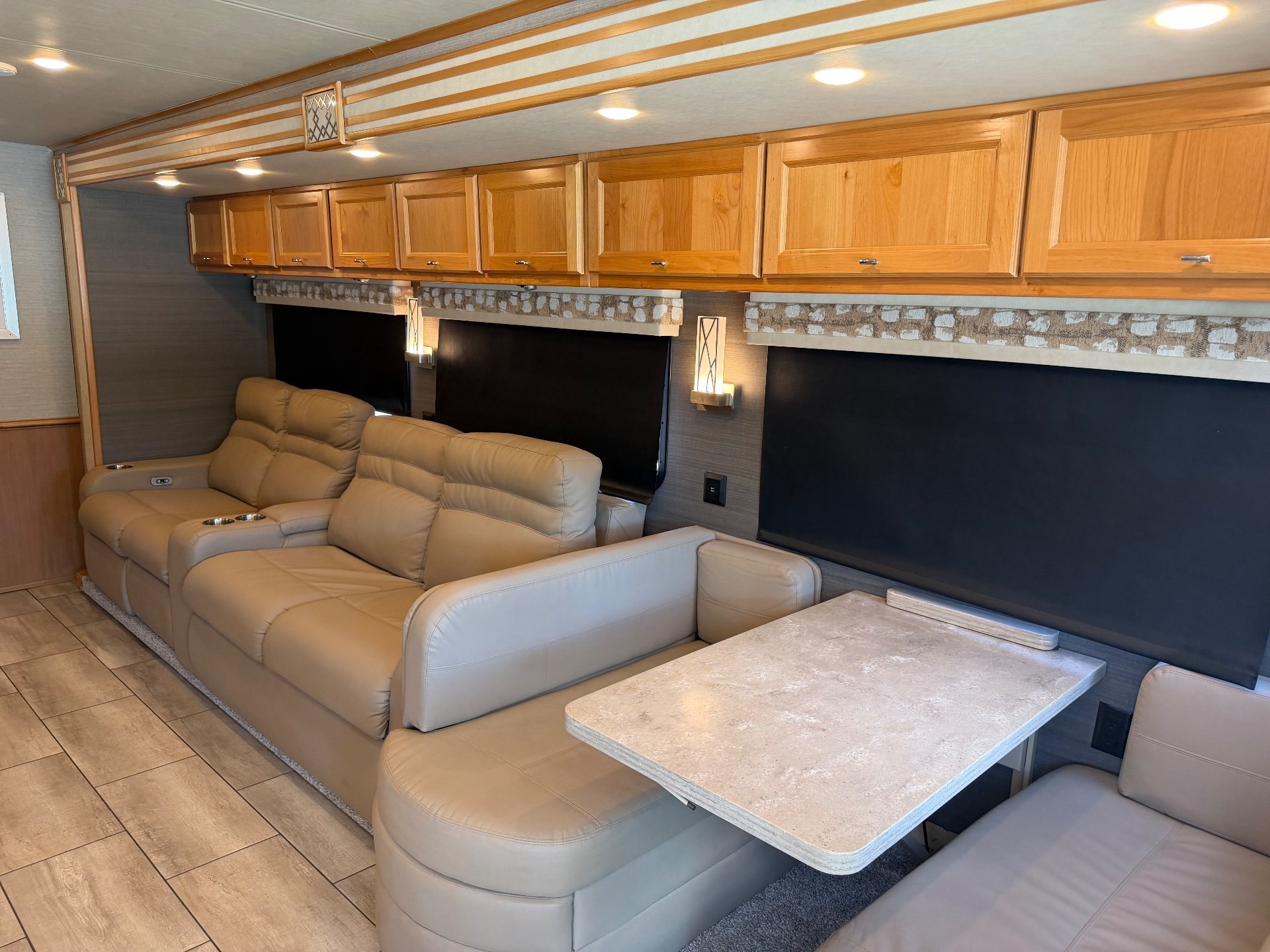 2021 Tiffin Allegro Red 340 38 LL - Interior view 3
