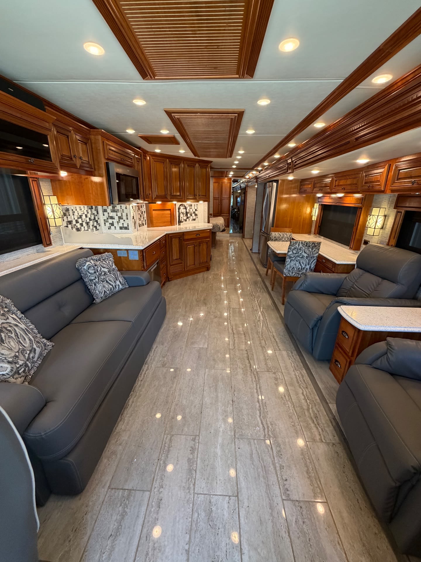 2019 Newmar Dutch Star 4328 - Interior view