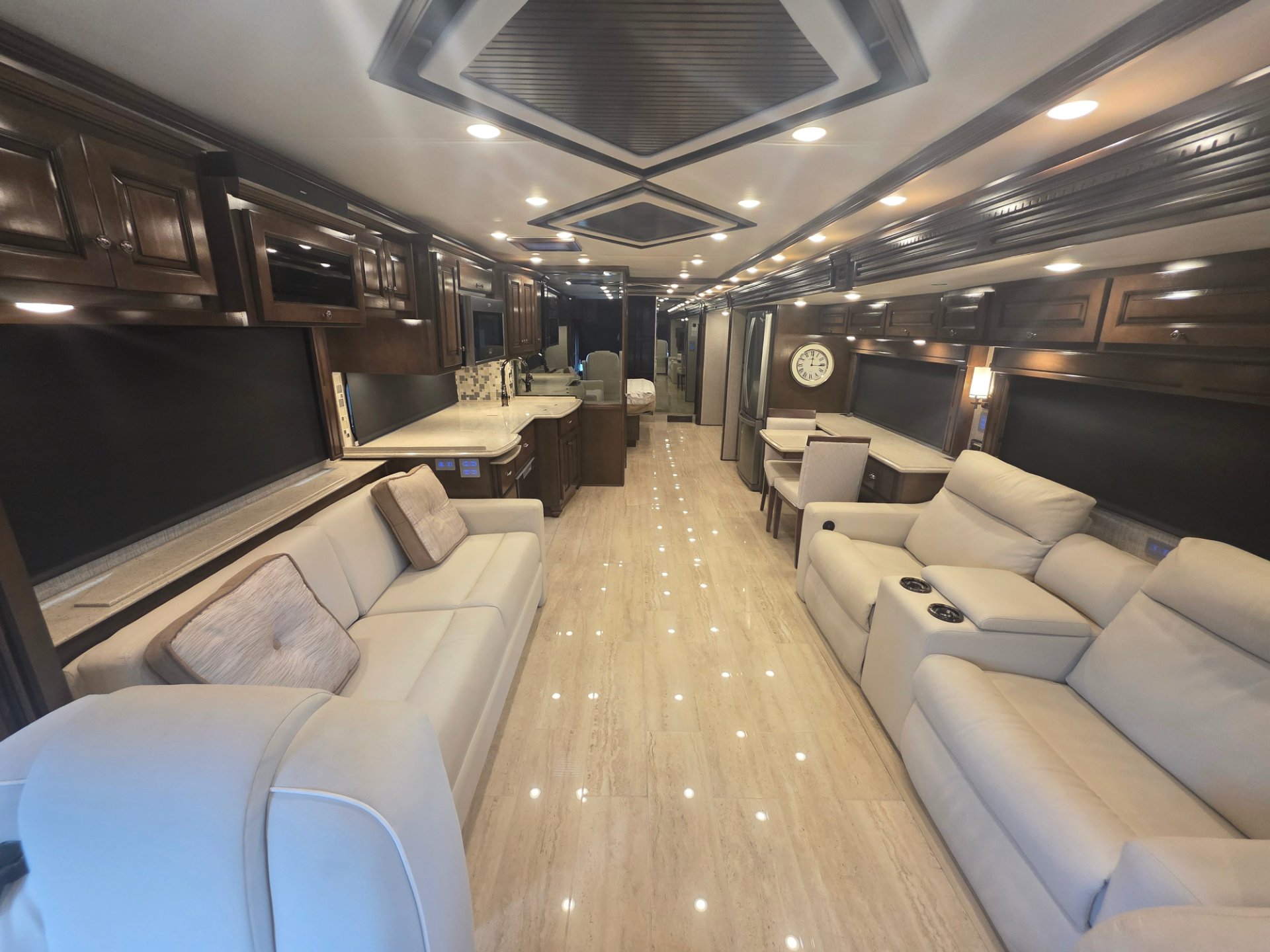 2021 Newmar Dutch Star 4369 - Interior view