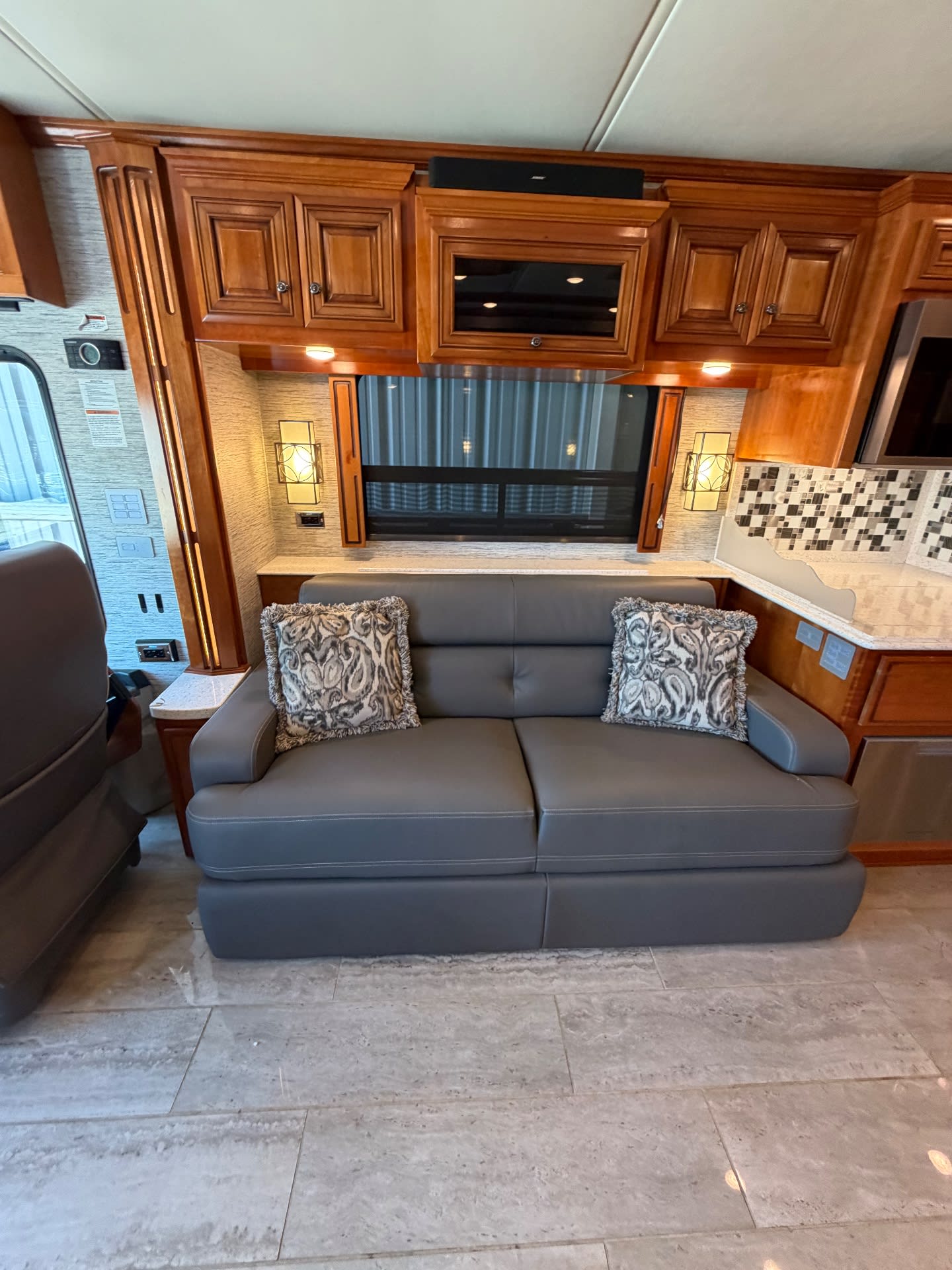 2019 Newmar Dutch Star 4328 - Interior view 2