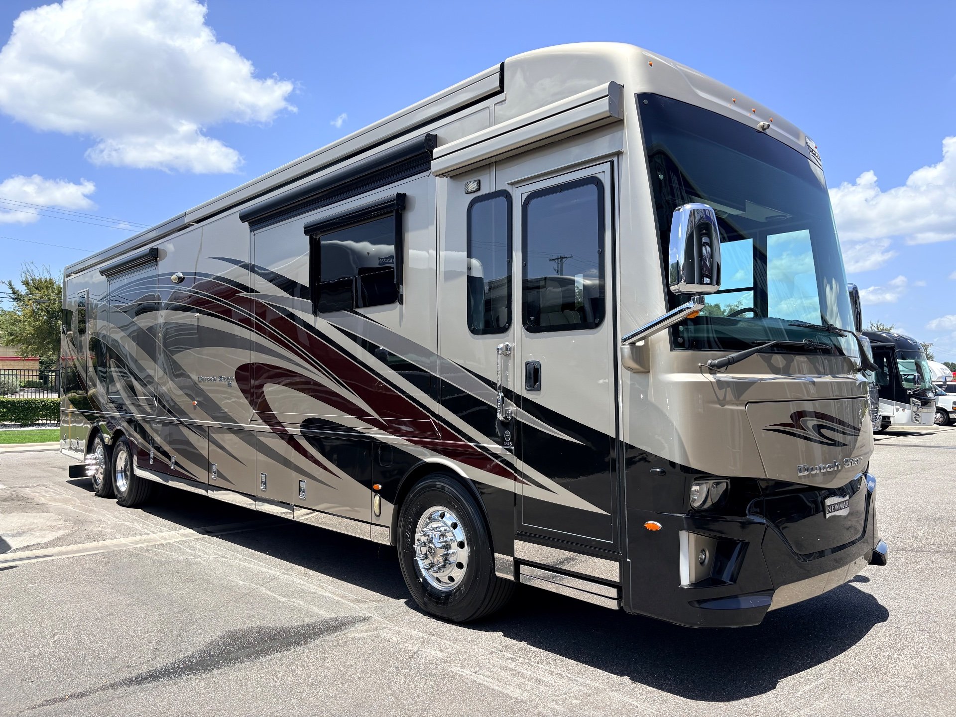2019 Newmar Dutch Star 4328