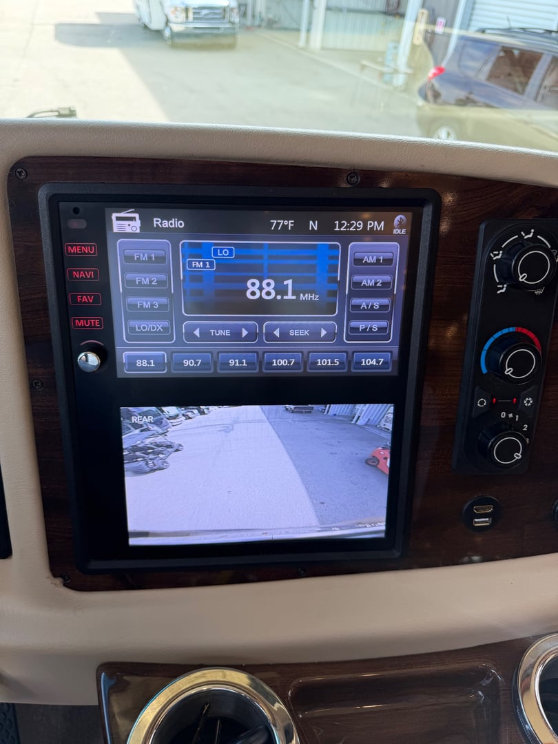 2019 Entegra Coach Anthem 44B, Cockpit photo 5
