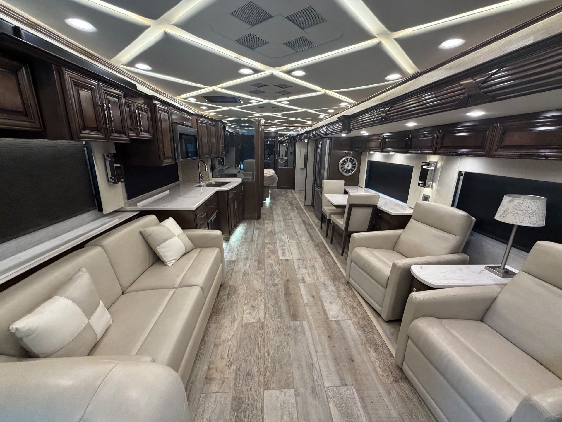 2020 Newmar Mountain Aire 4551 - Interior view