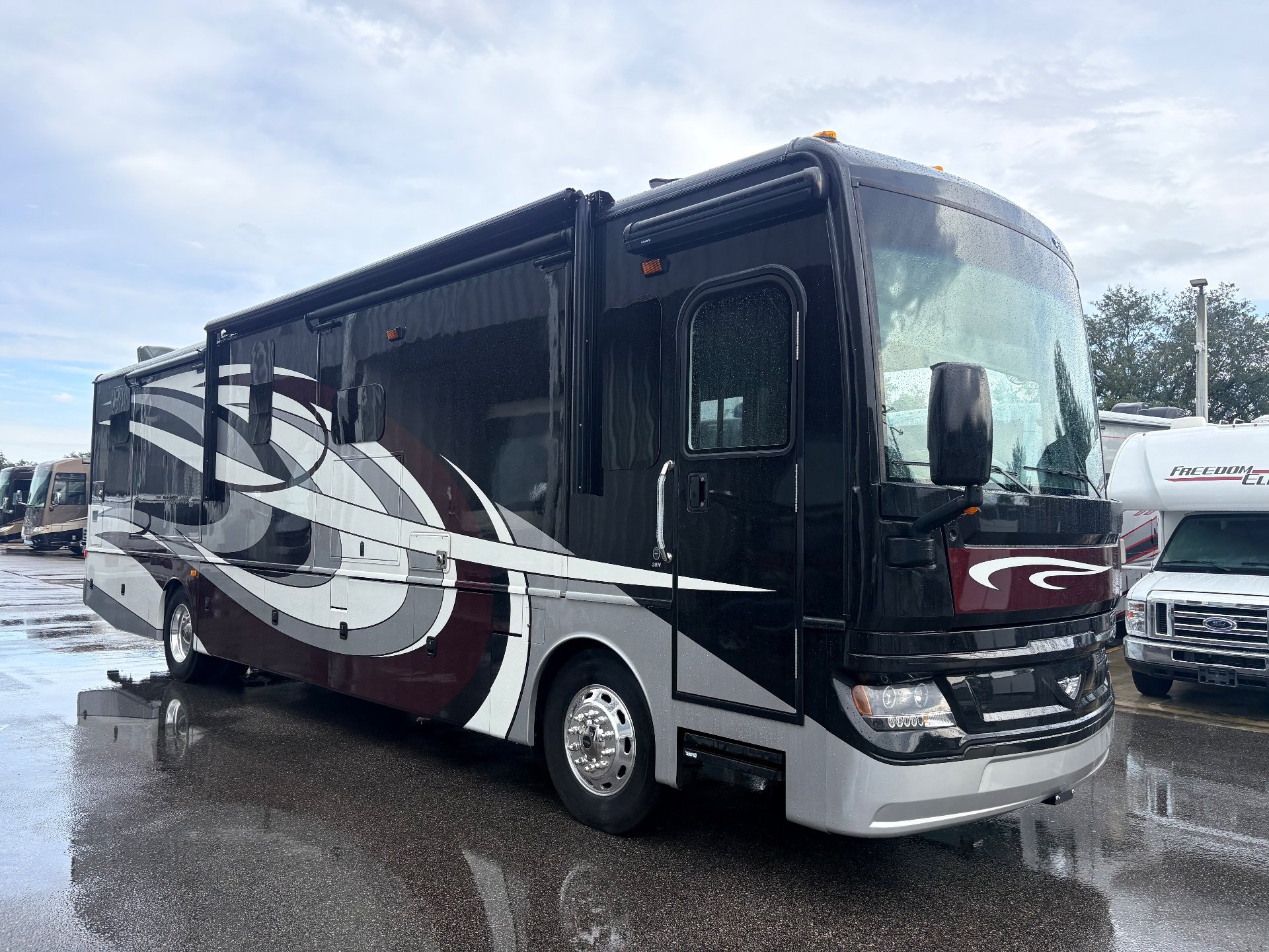 2019 Fleetwood Pace Arrow LXE 38N