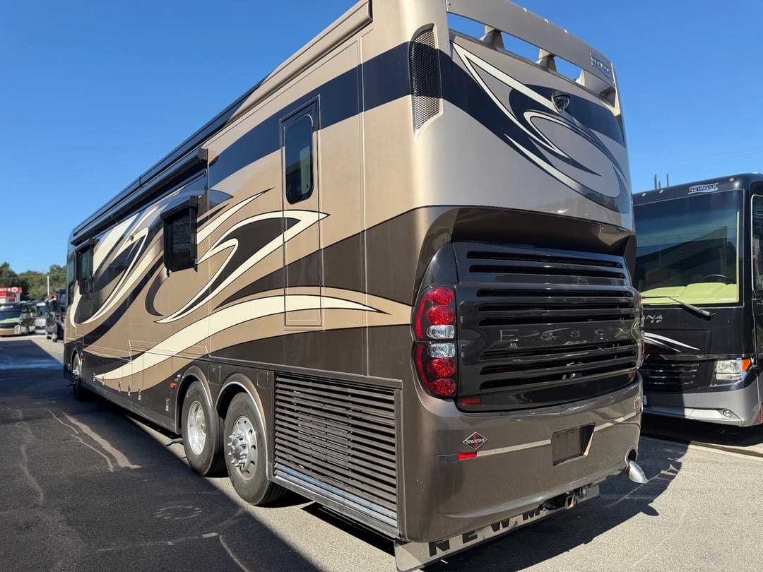 2017 Newmar Essex 4533, Exterior photo 3