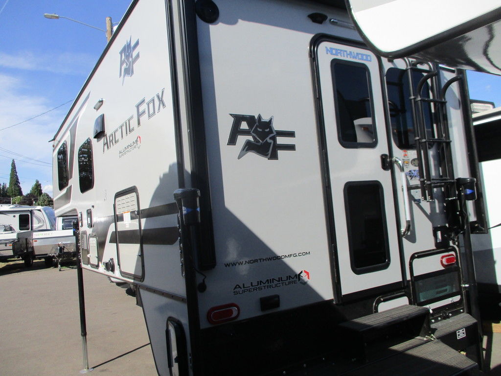 2026 Northwood Arctic Fox Camper 990 - Photo 4