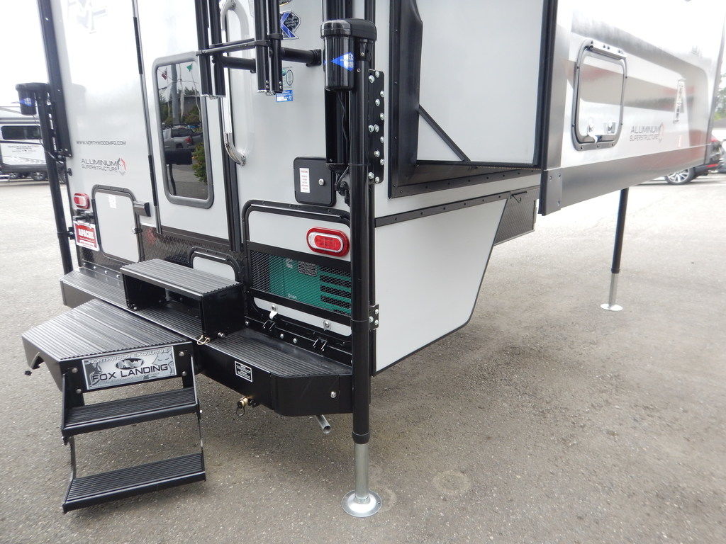 2025 Northwood Arctic Fox Camper 811 - Photo 4