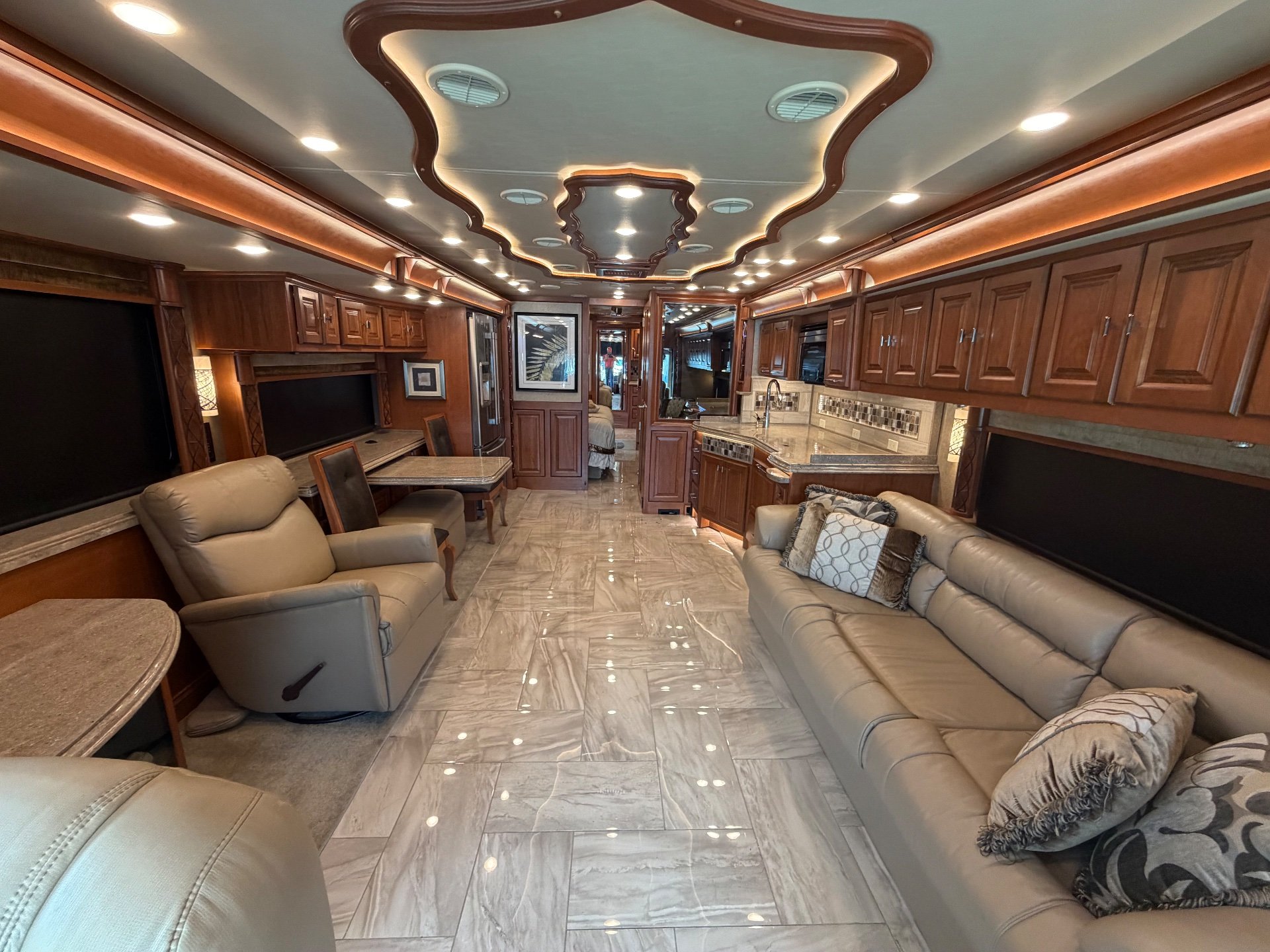 2018 Tiffin Allegro Bus 40SP - Interior view