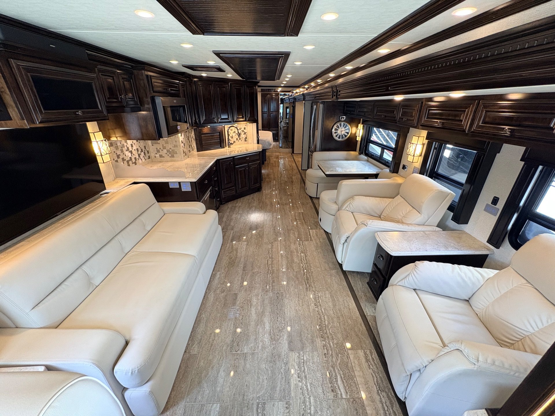 2019 Newmar Dutch Star 4328 - Interior view