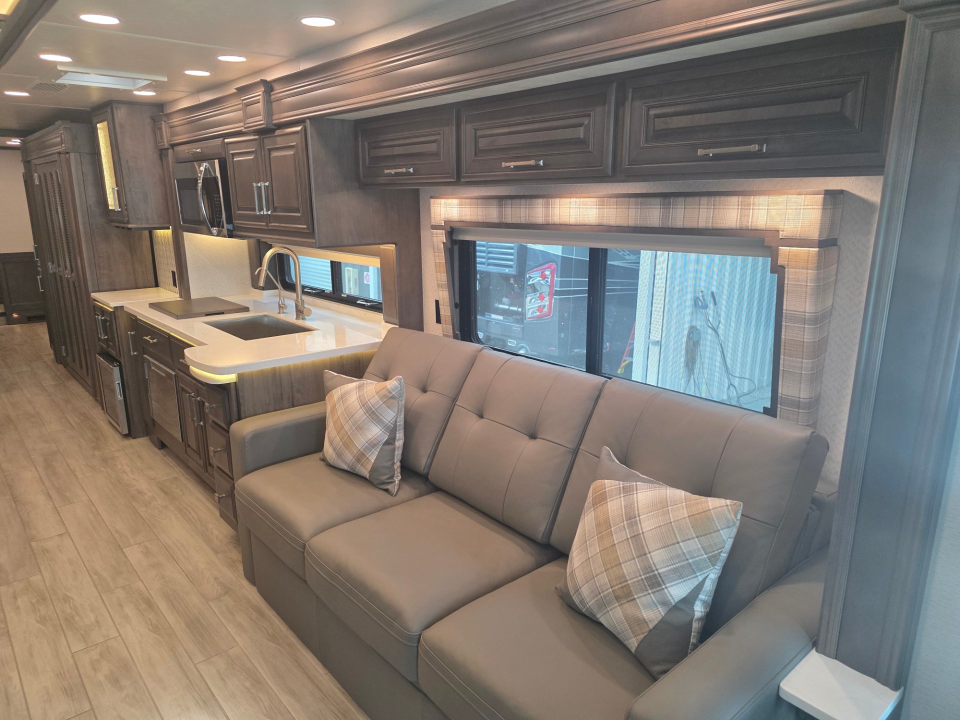 2025 Entegra Coach Aspire 44R - Interior view 2