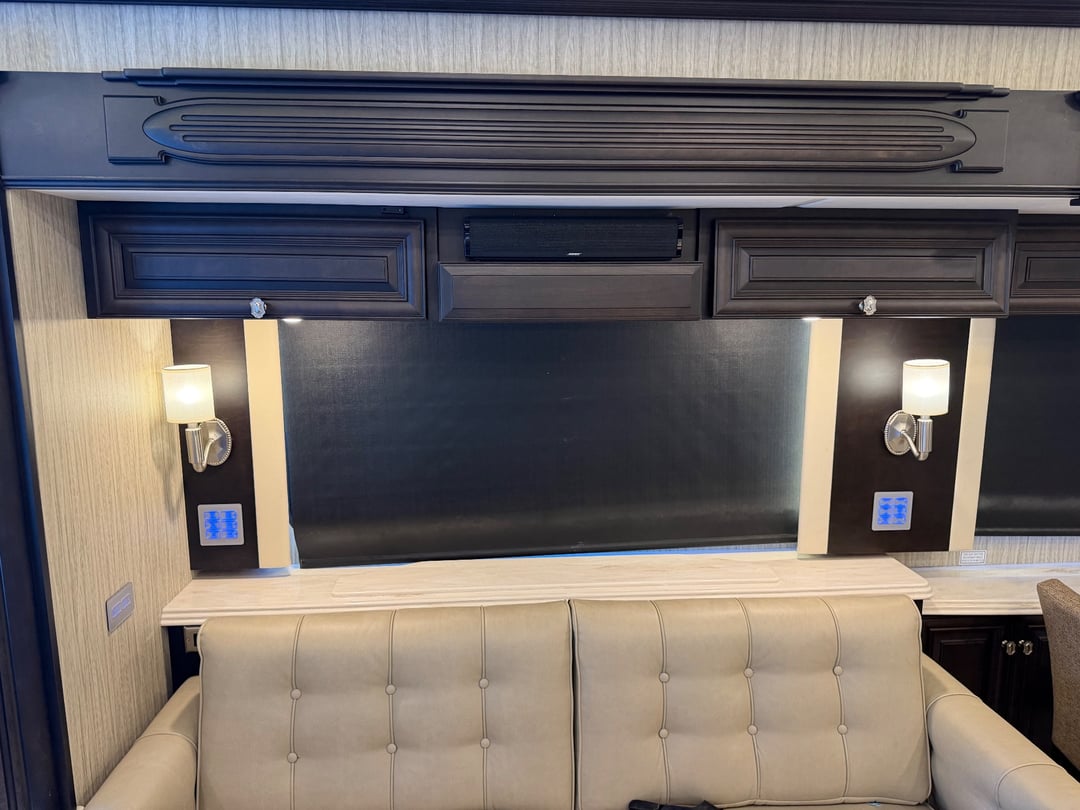 2017 Newmar Essex 4533, Living area photo 6